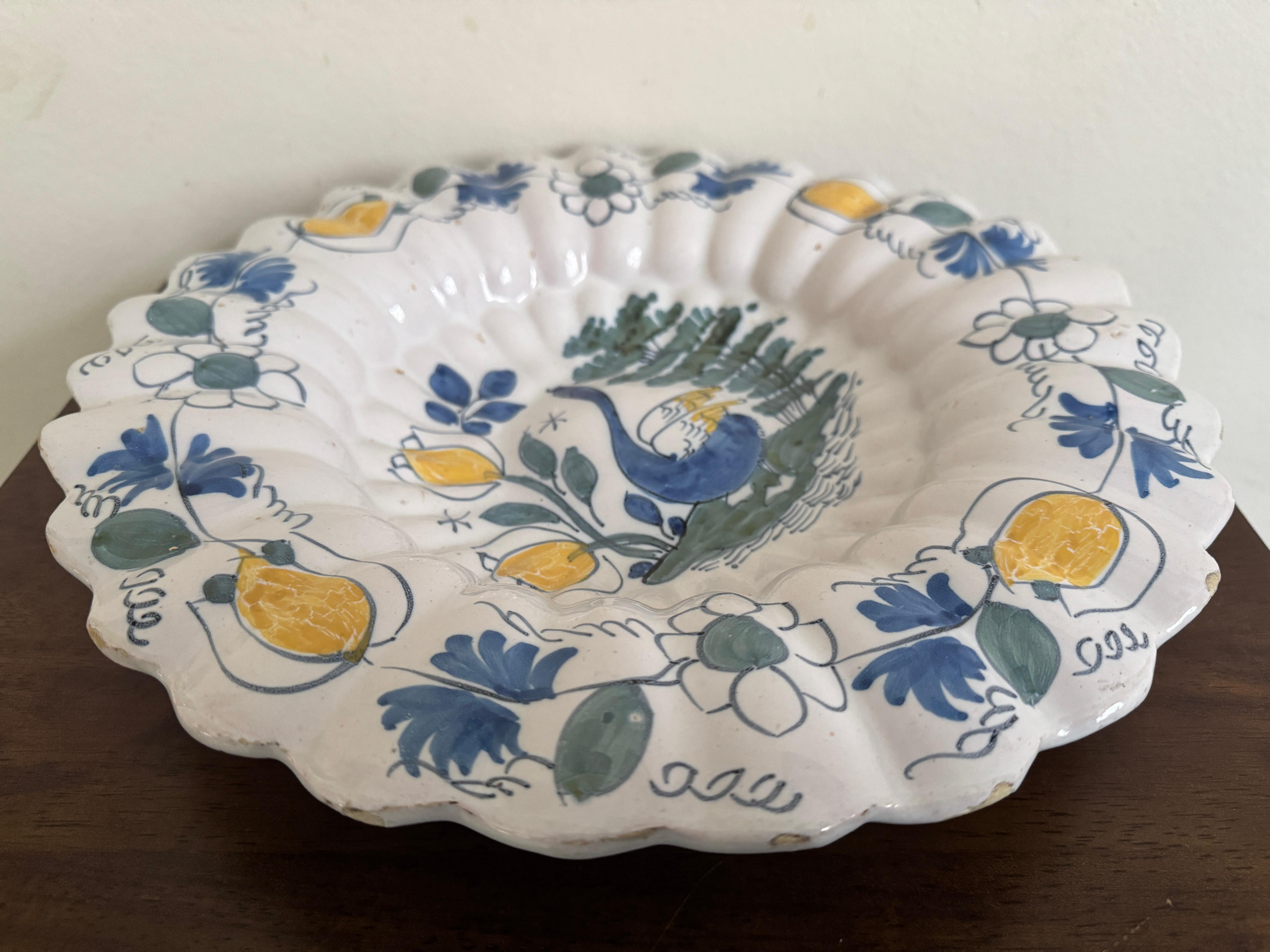 Plat à lobes Delft hollandais du 17e siècle en vente 1