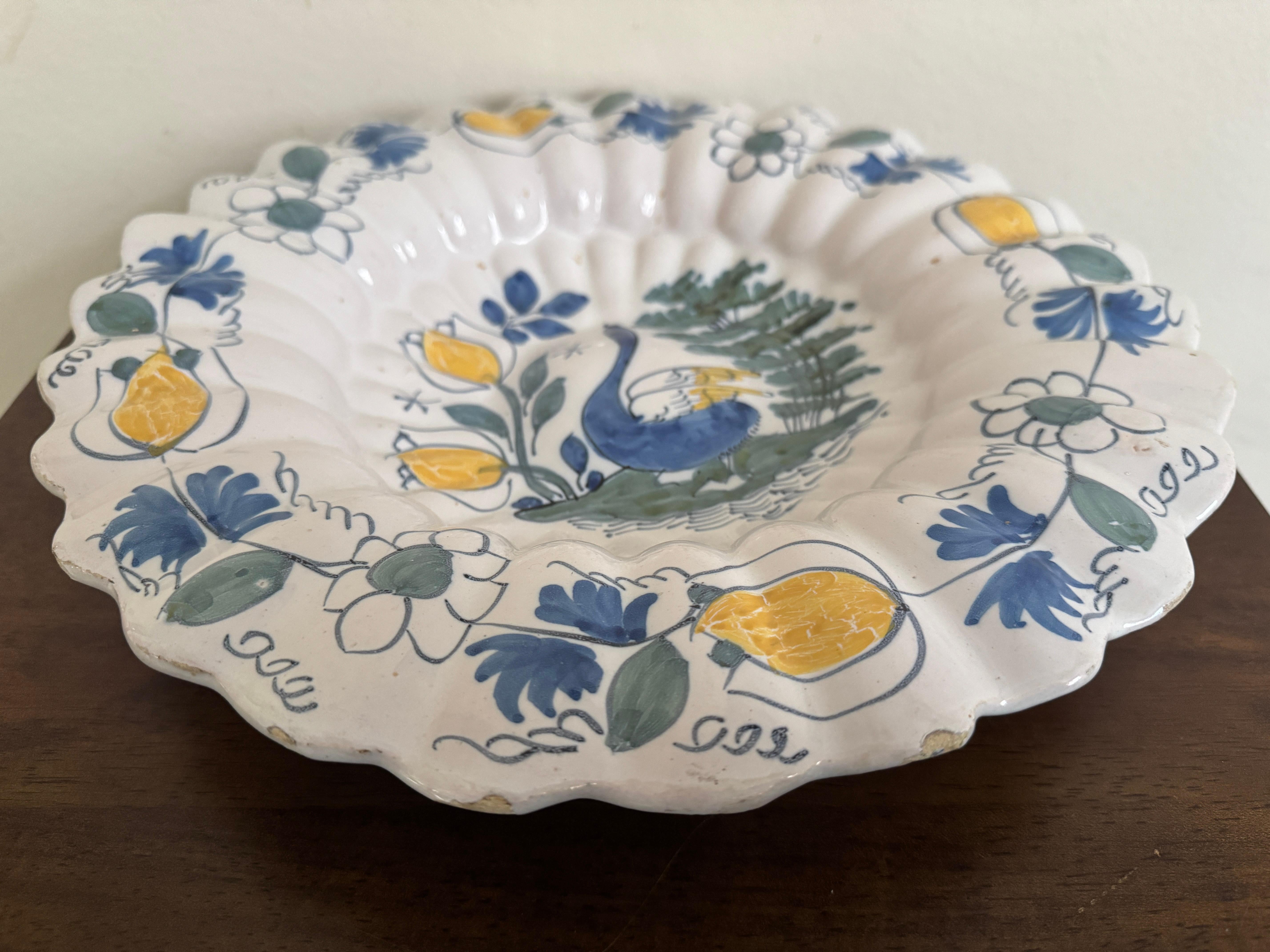 Plat à lobes Delft hollandais du 17e siècle en vente 2