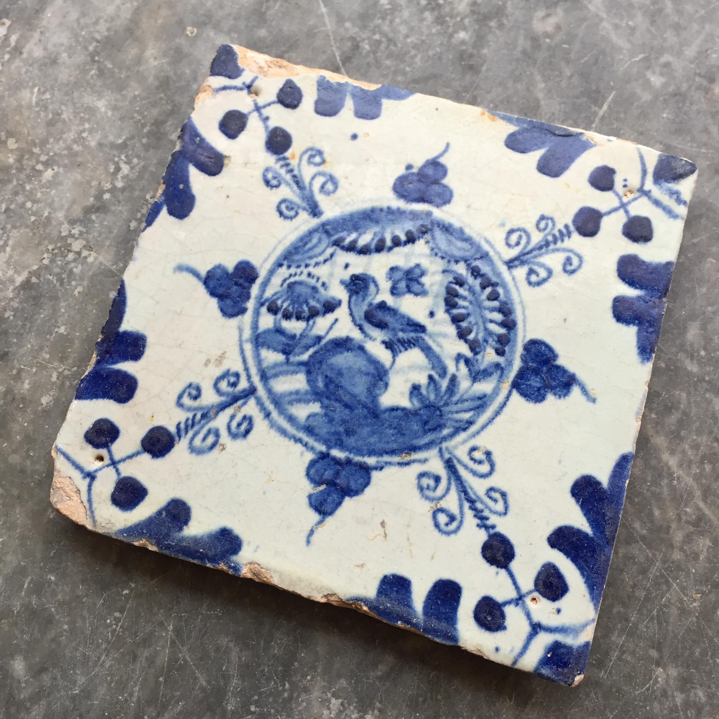 Baroque 17th Century Dutch Delft Tile in Chinese Wanli Style with bird For Sale