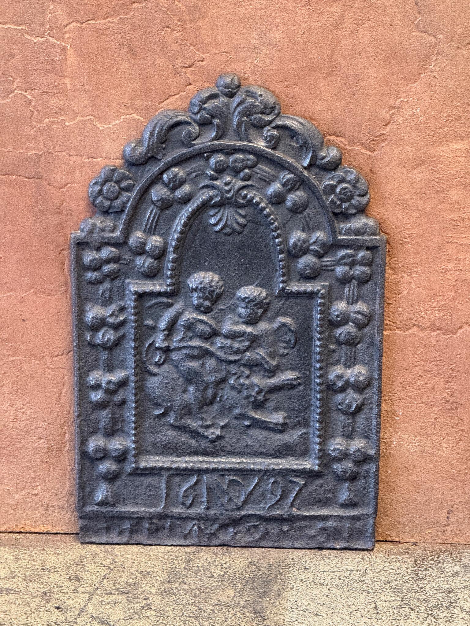 Cast 17th Century Dutch Louis XIV 'Cupids' Fireback For Sale