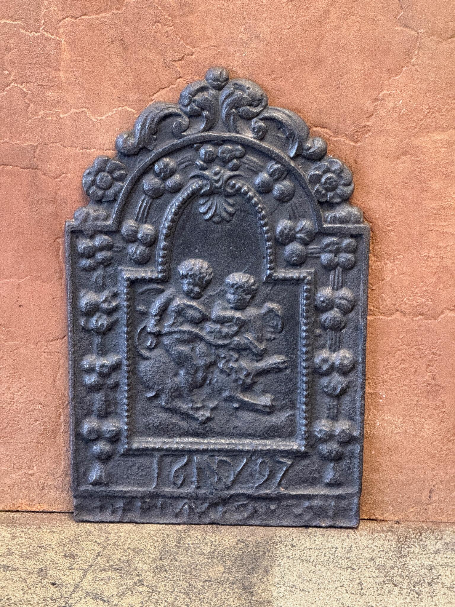 18th Century and Earlier 17th Century Dutch Louis XIV 'Cupids' Fireback For Sale