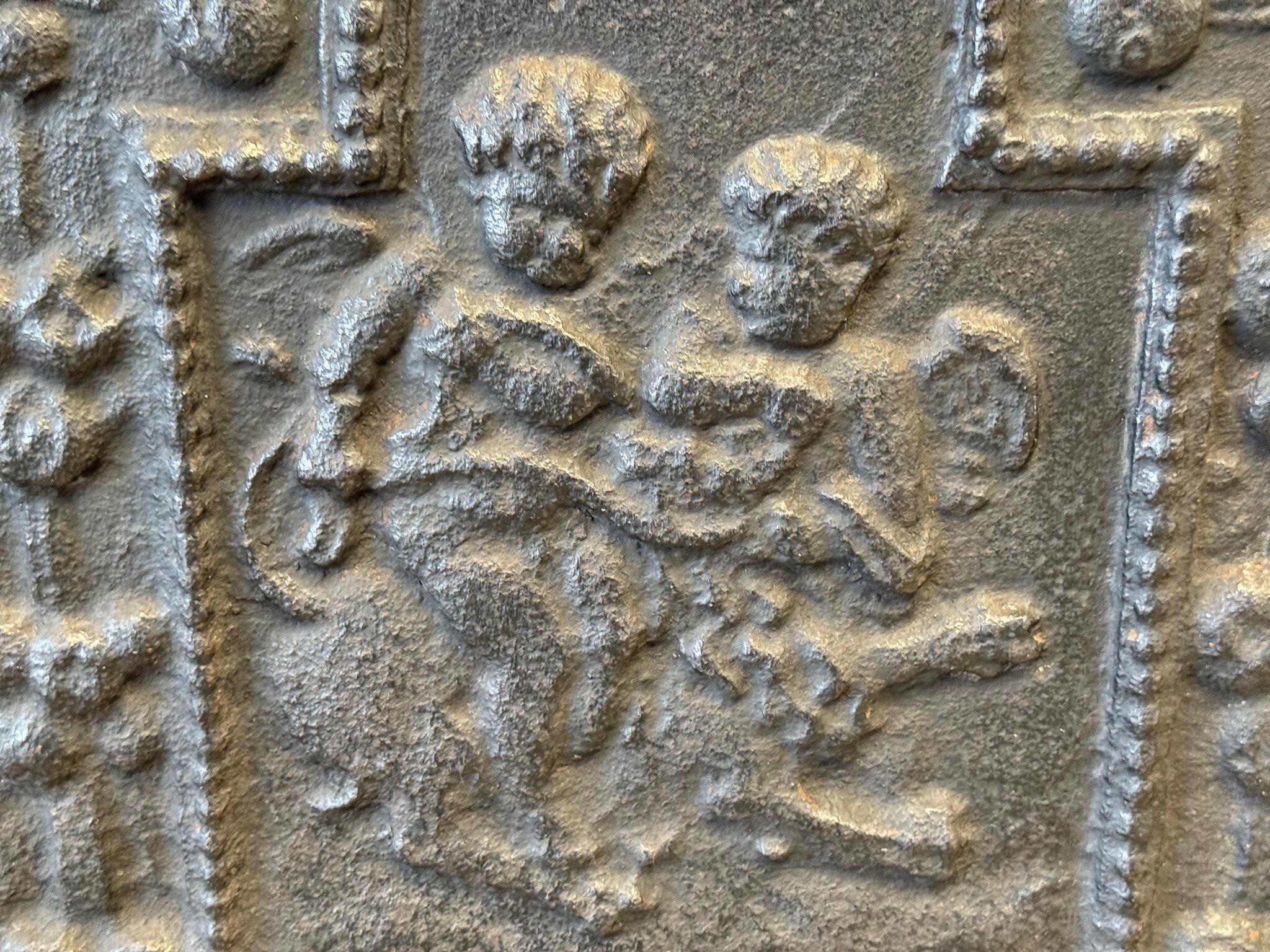 Iron 17th Century Dutch Louis XIV 'Cupids' Fireback For Sale