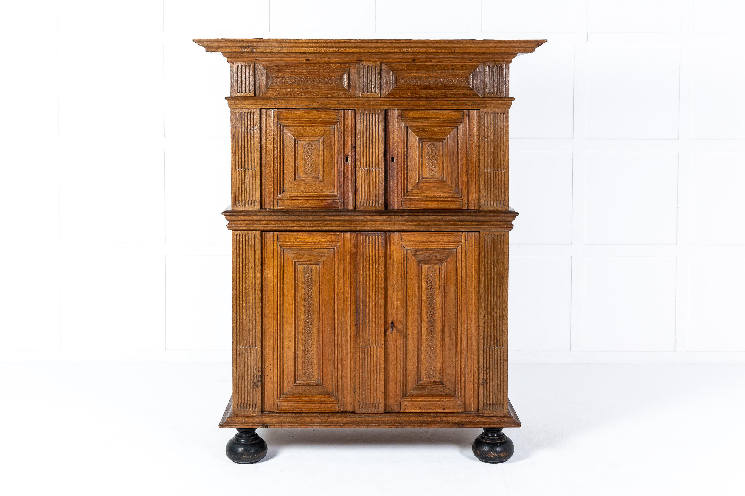 17th Century Dutch Oak Cabinet In Good Condition For Sale In Gloucestershire, GB