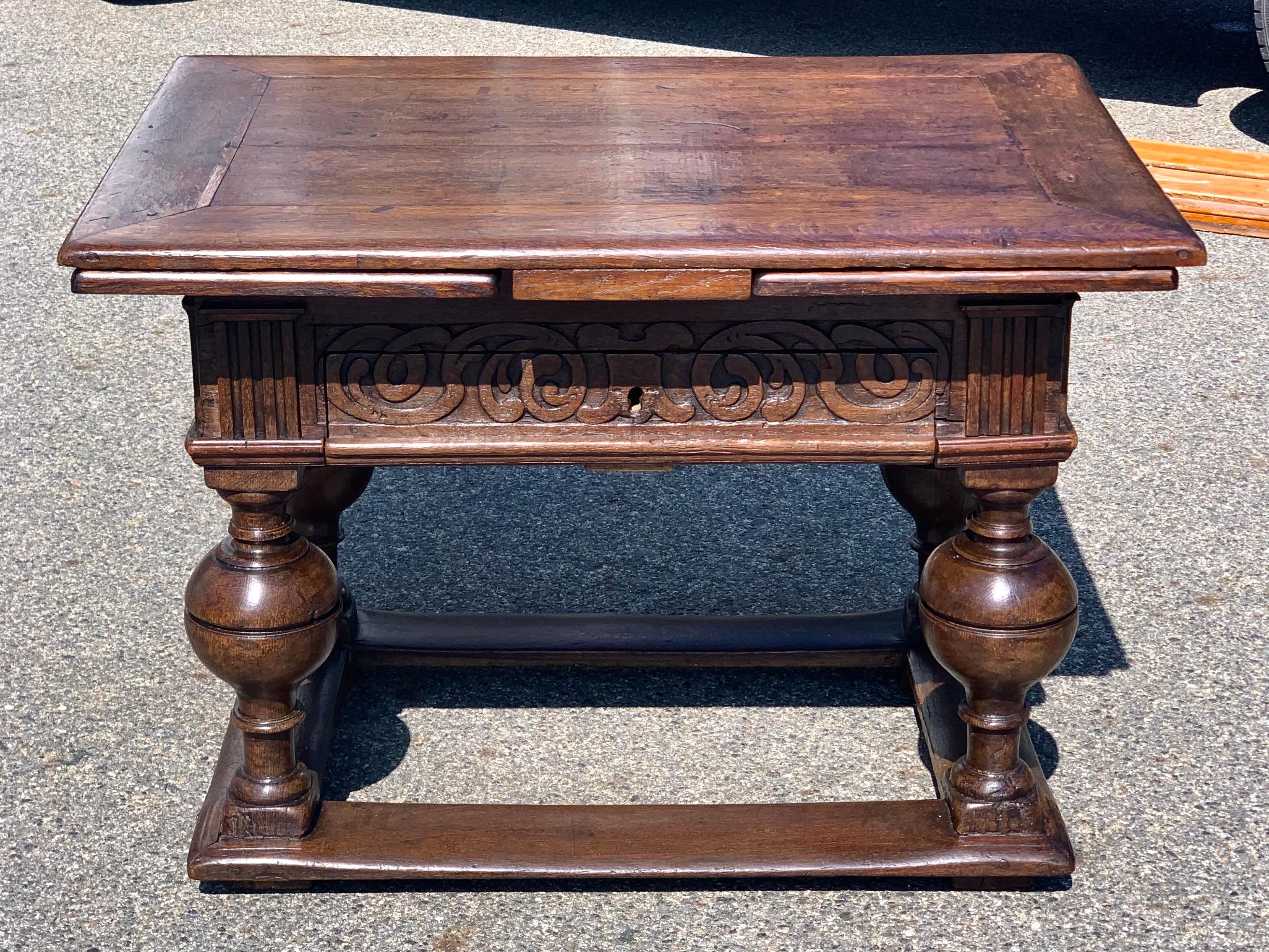 17th Century Dutch Oak Jacobean Withdraw Table 8