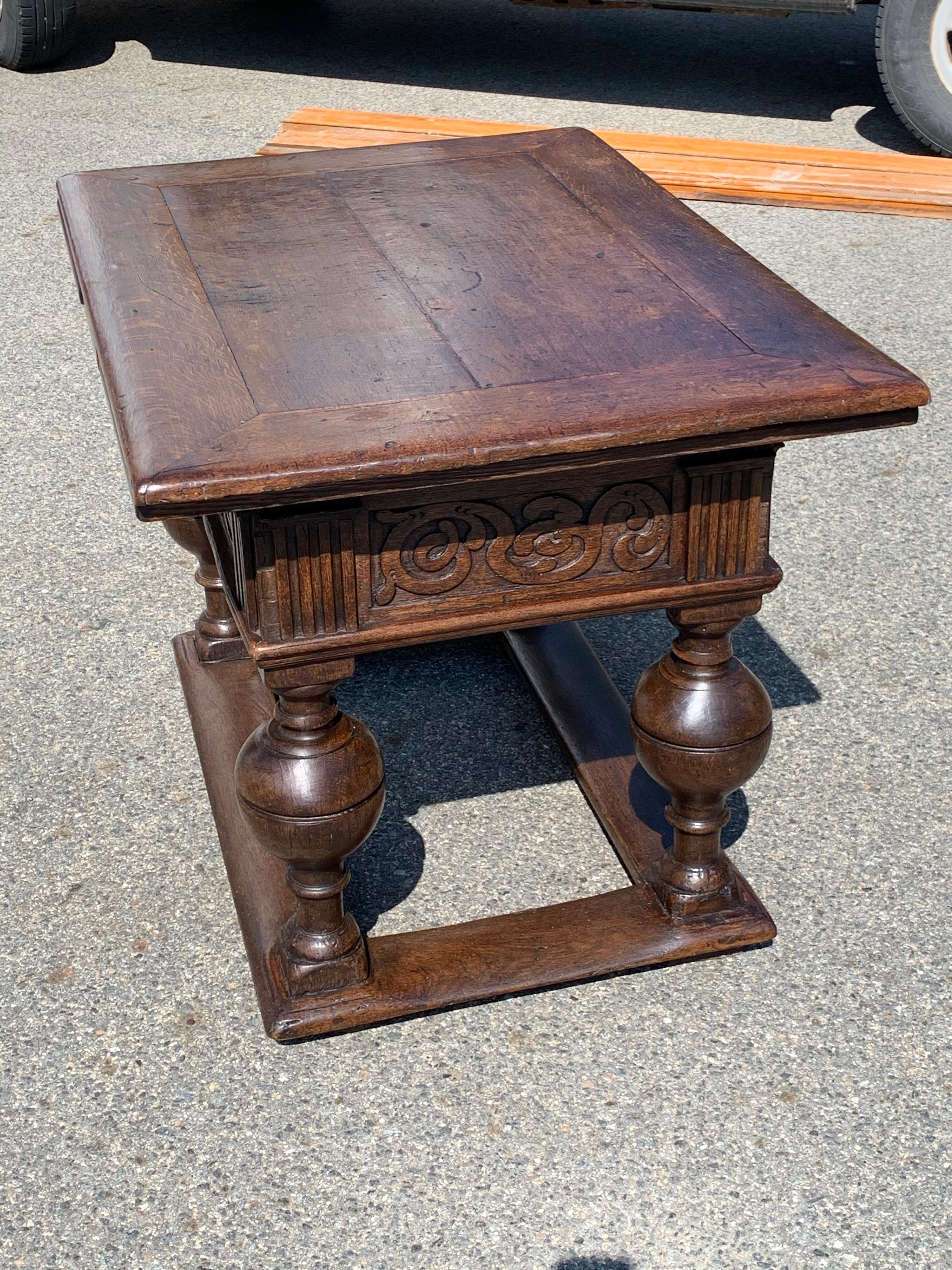 17th Century Dutch Oak Jacobean Withdraw Table 1