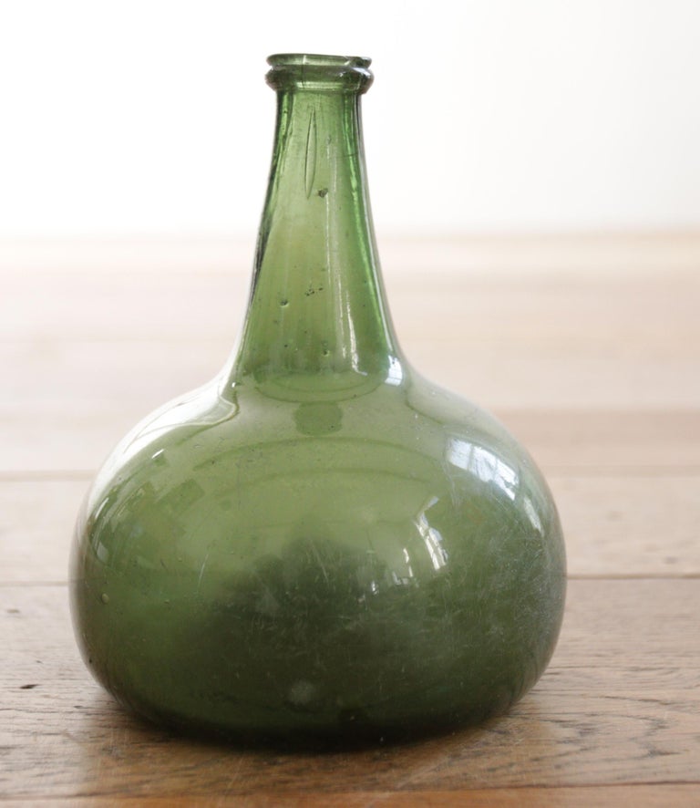 17th Century Dutch Onion Bottle Glass Wine Bottle For Sale at 1stDibs