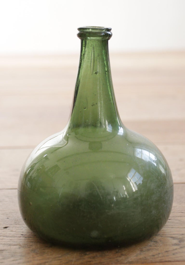 17th Century Dutch Onion Bottle Glass Wine Bottle For Sale at 1stDibs