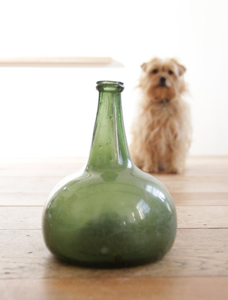 17th Century Dutch Onion Bottle Glass Wine Bottle For Sale at 1stDibs