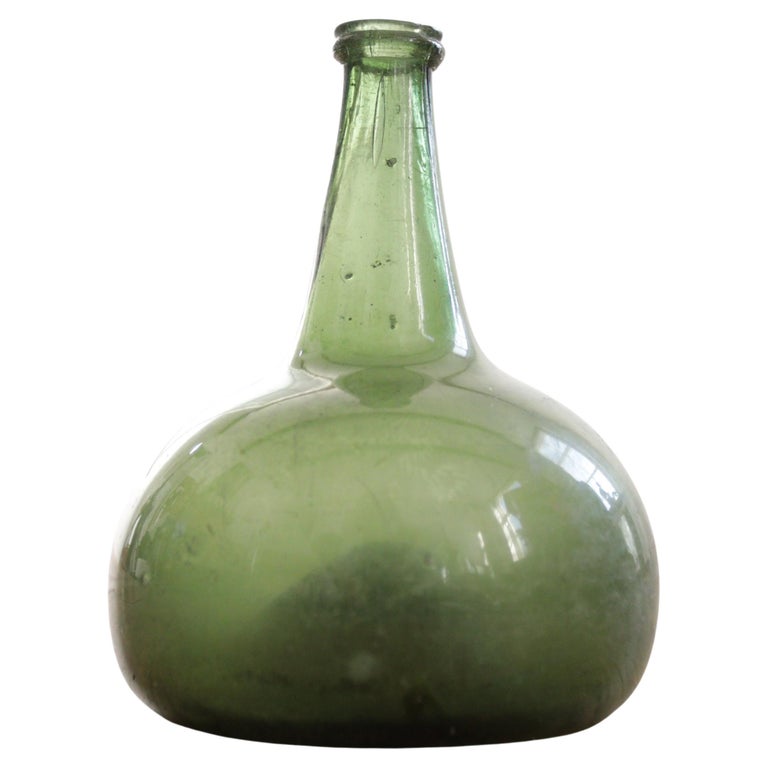17th Century Dutch Onion Bottle Glass Wine Bottle For Sale at 1stDibs