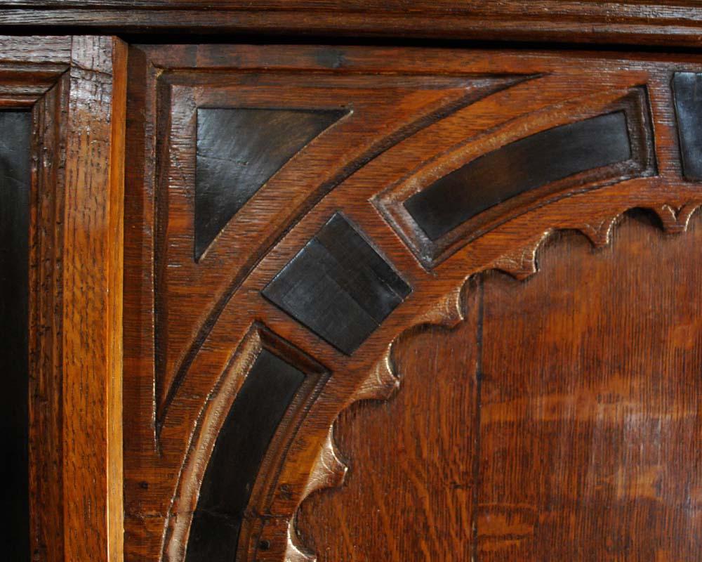 17th Century Dutch Renaissance Oak and Ebony Two-Door Cabinet In Good Condition In Casteren, NL