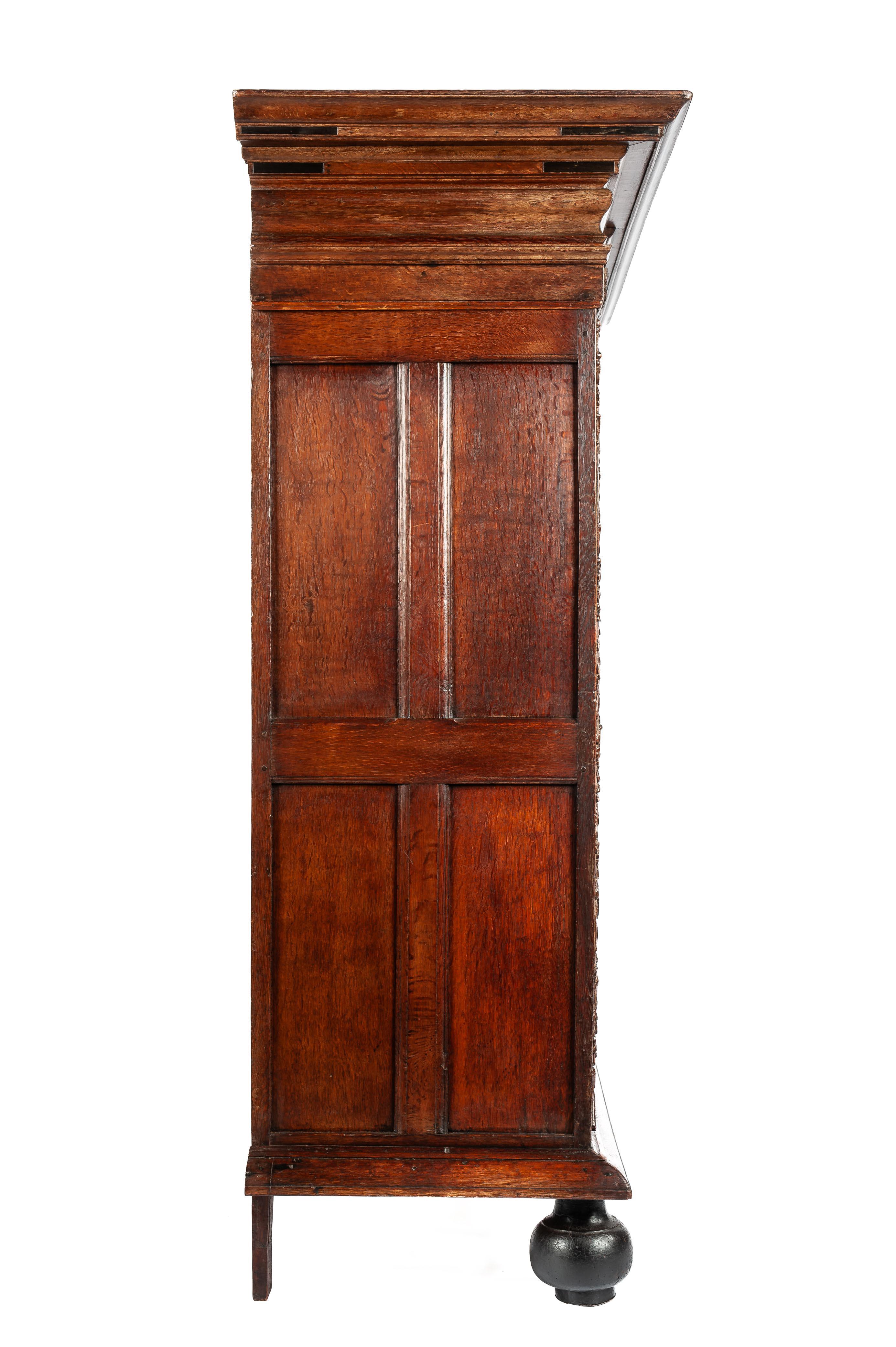 +17th century Dutch renaissance two door portal cabinet with exotic carvings In Good Condition For Sale In Casteren, NL