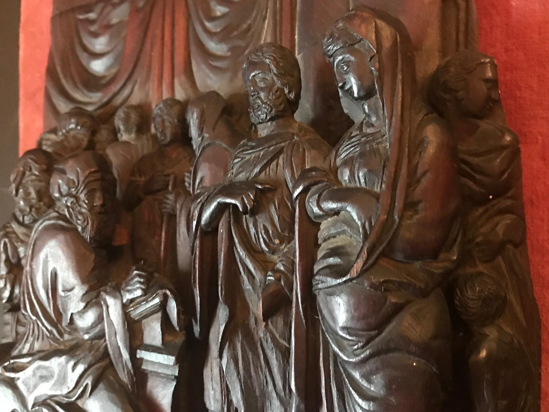 Groupe de figurines religieuses en bois sculpté flamand du 17ème siècle, début de l'ère baroque en vente 2