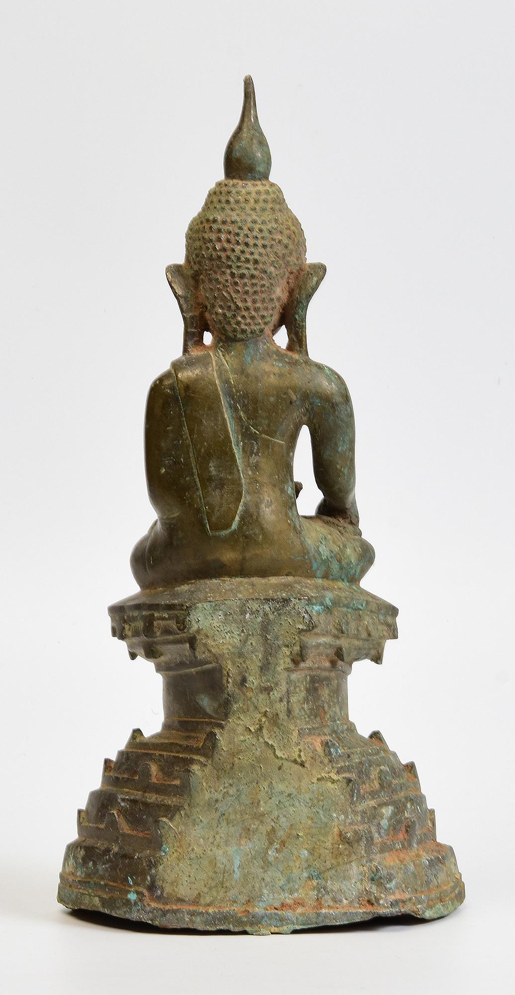 17th Century, Early Shan, Antique Burmese Bronze Seated Buddha For Sale 4