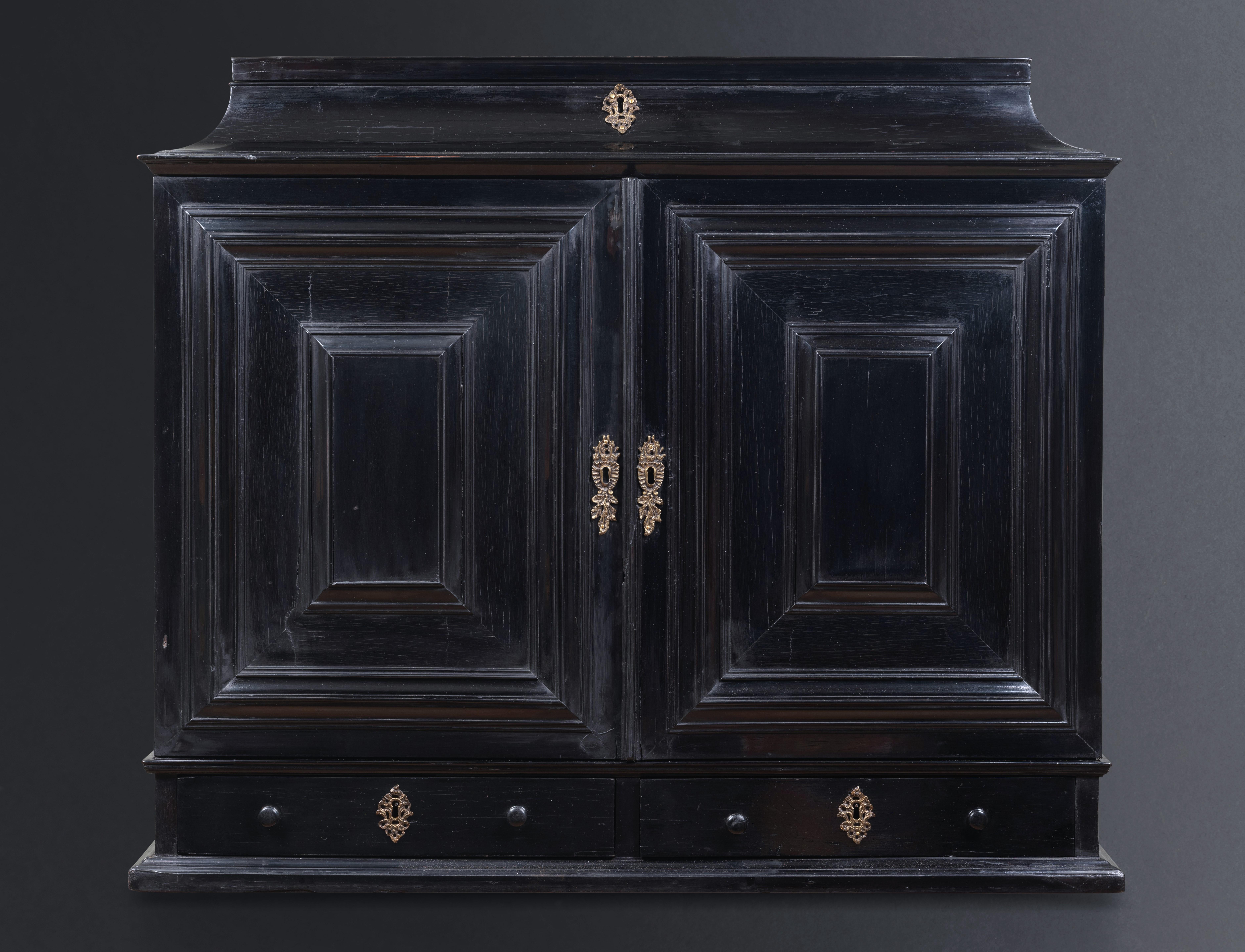 17th century ebonized Antwerp cabinet with painted panels, circle 1630 For Sale 3