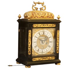 horloge de table du 17e siècle en placage d'ébène avec alarme et répétition des quarts de tirage