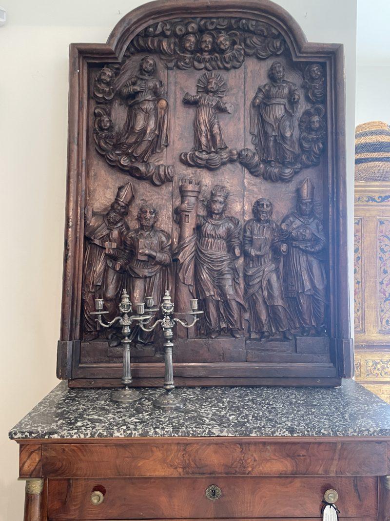 Sculpture ecclésiastique du 17ème siècle provenant d'un château de Versailles État moyen - En vente à New Orleans, LA