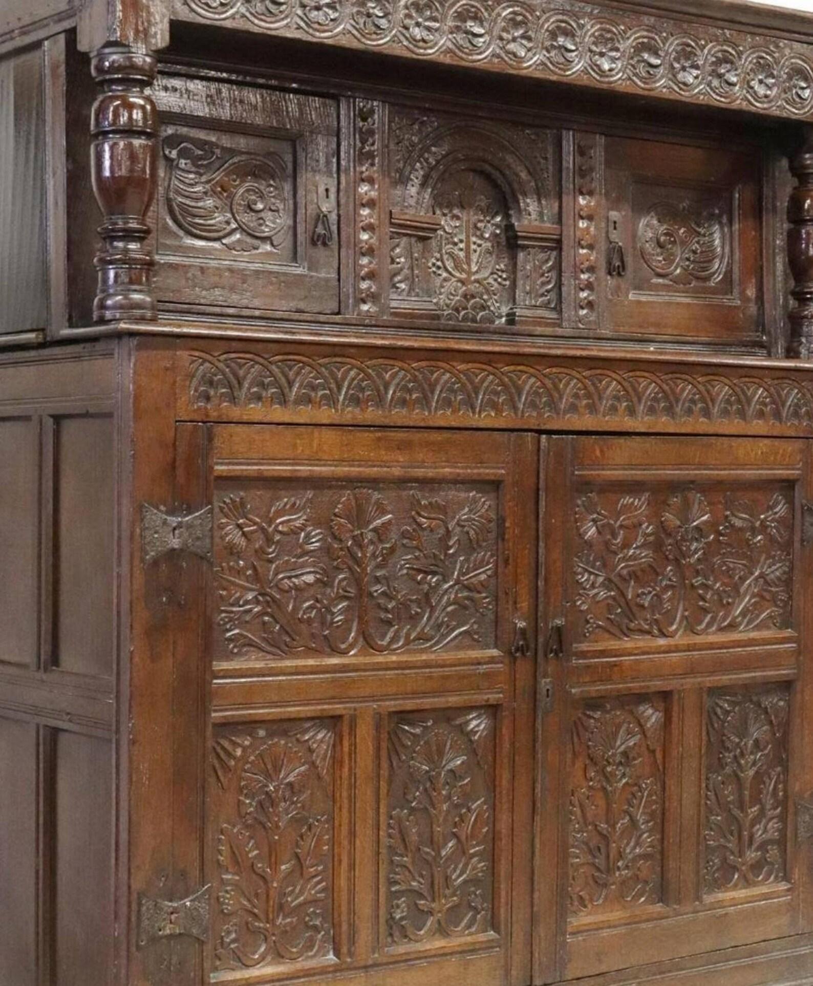 17th Century, English Carved Oak Court Cupboard Sideboard In Good Condition In Forney, TX