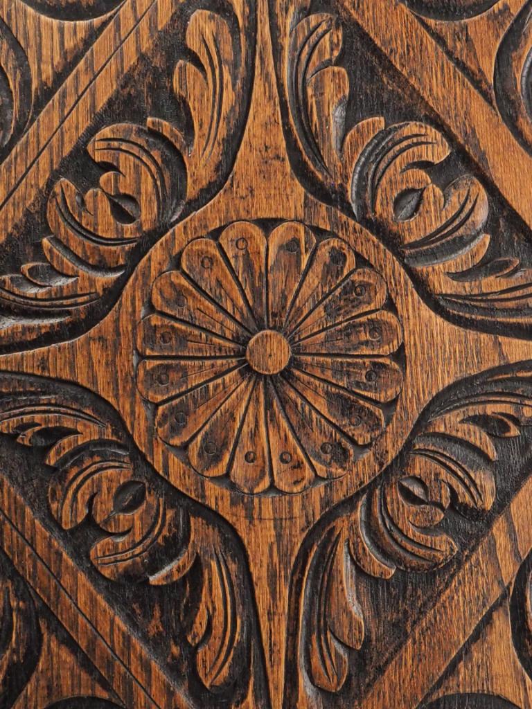17th Century English Carved Oak Panel – Intricate Scrollwork Wall Decoration For Sale 3