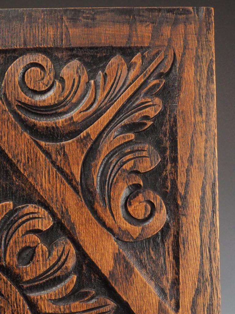 17th Century English Carved Oak Panel – Intricate Scrollwork Wall Decoration For Sale 4
