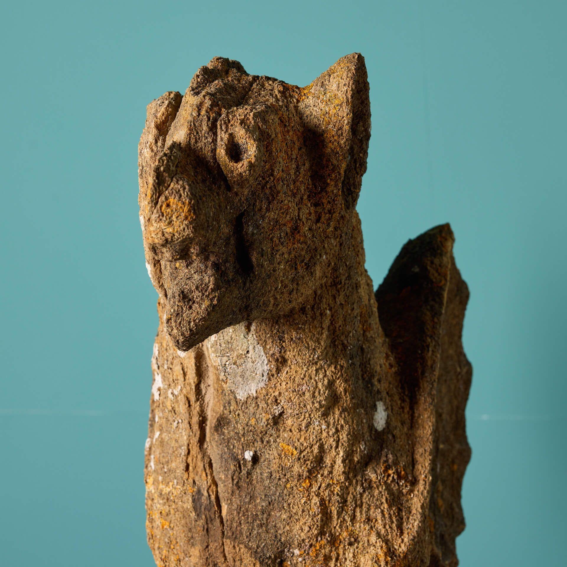 Griffin anglais du 17ème siècle en pierre sculptée en vente 2