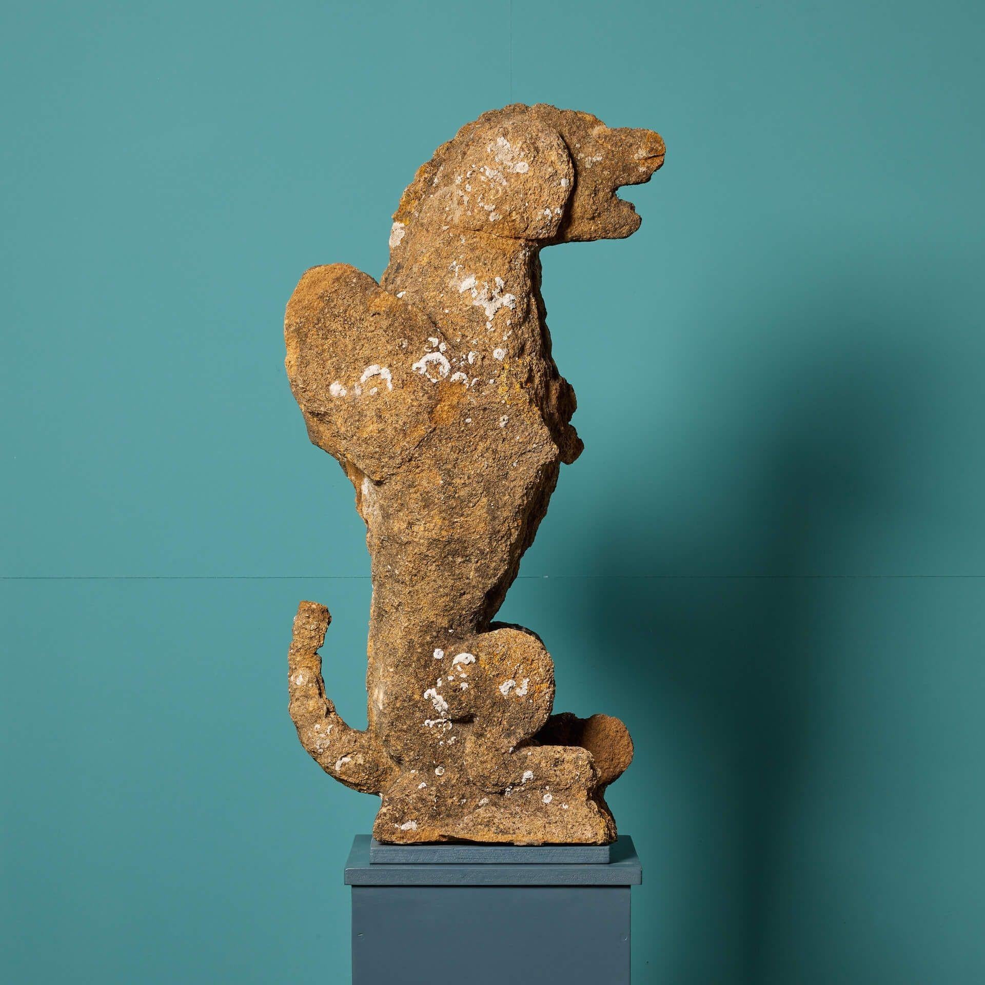 Griffin anglais du 17ème siècle en pierre sculptée en vente 4