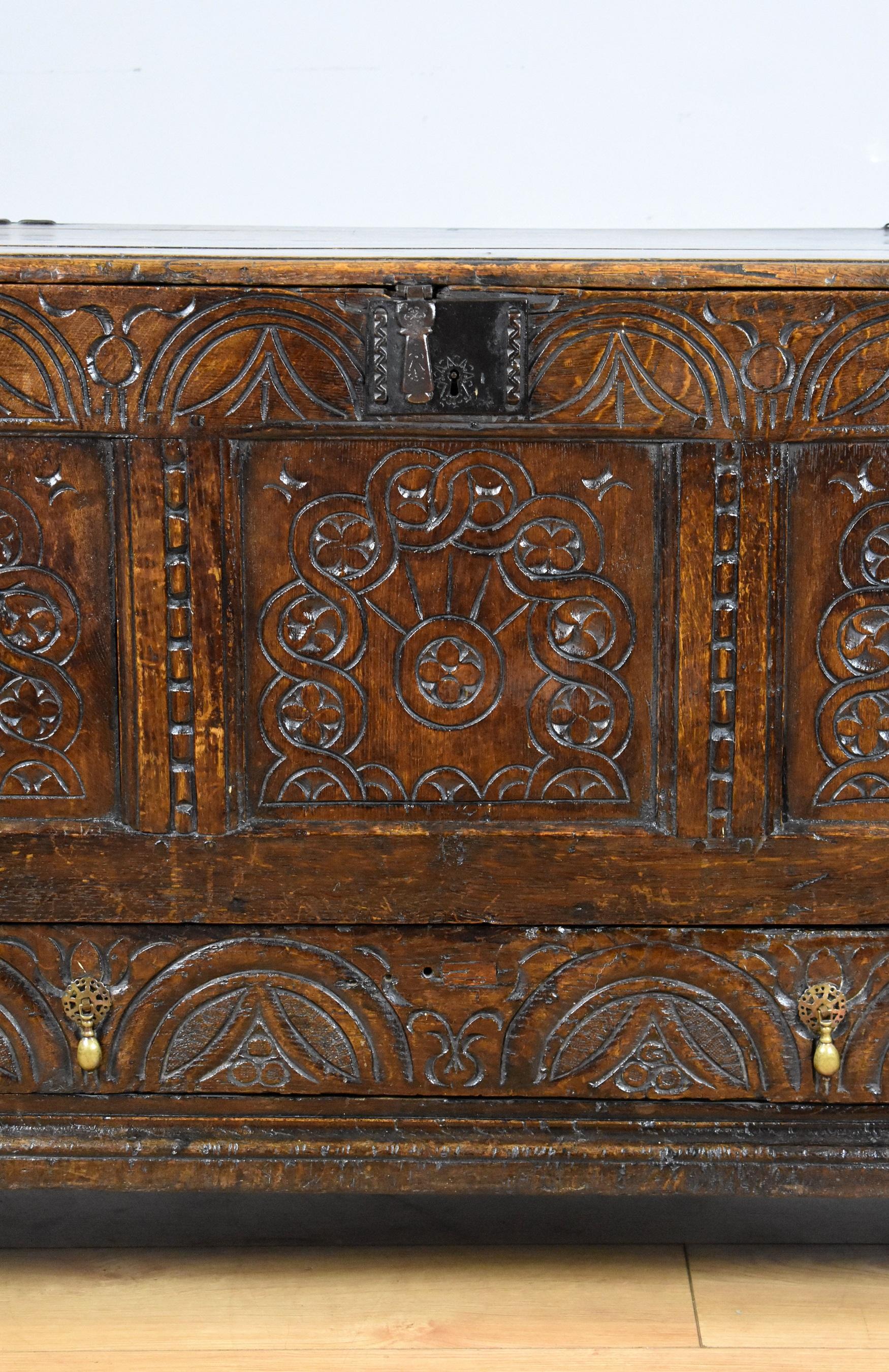 17th Century English Charles II Carved Oak Coffer In Good Condition In Chelmsford, Essex