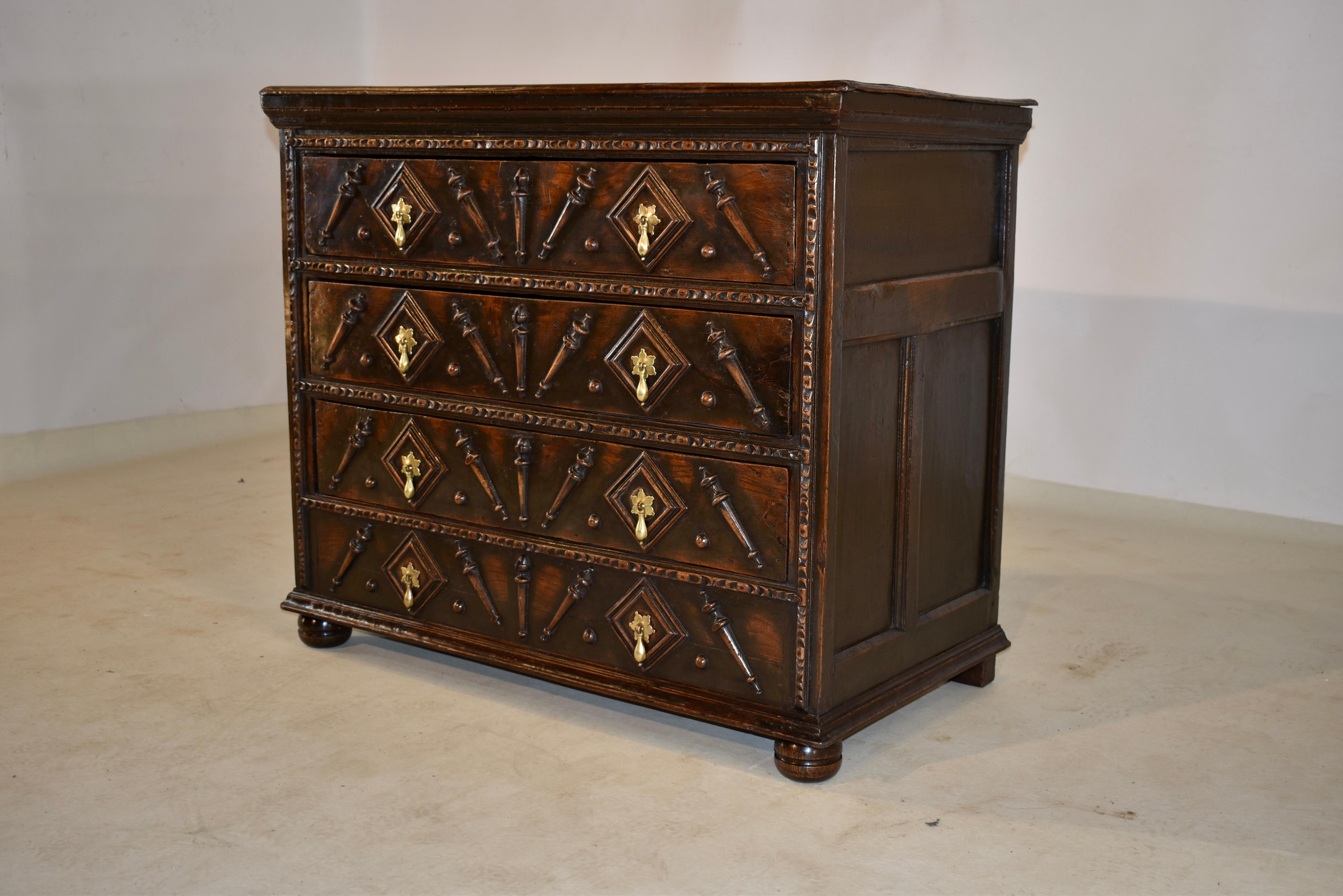17th Century English Chest of Drawers For Sale 1