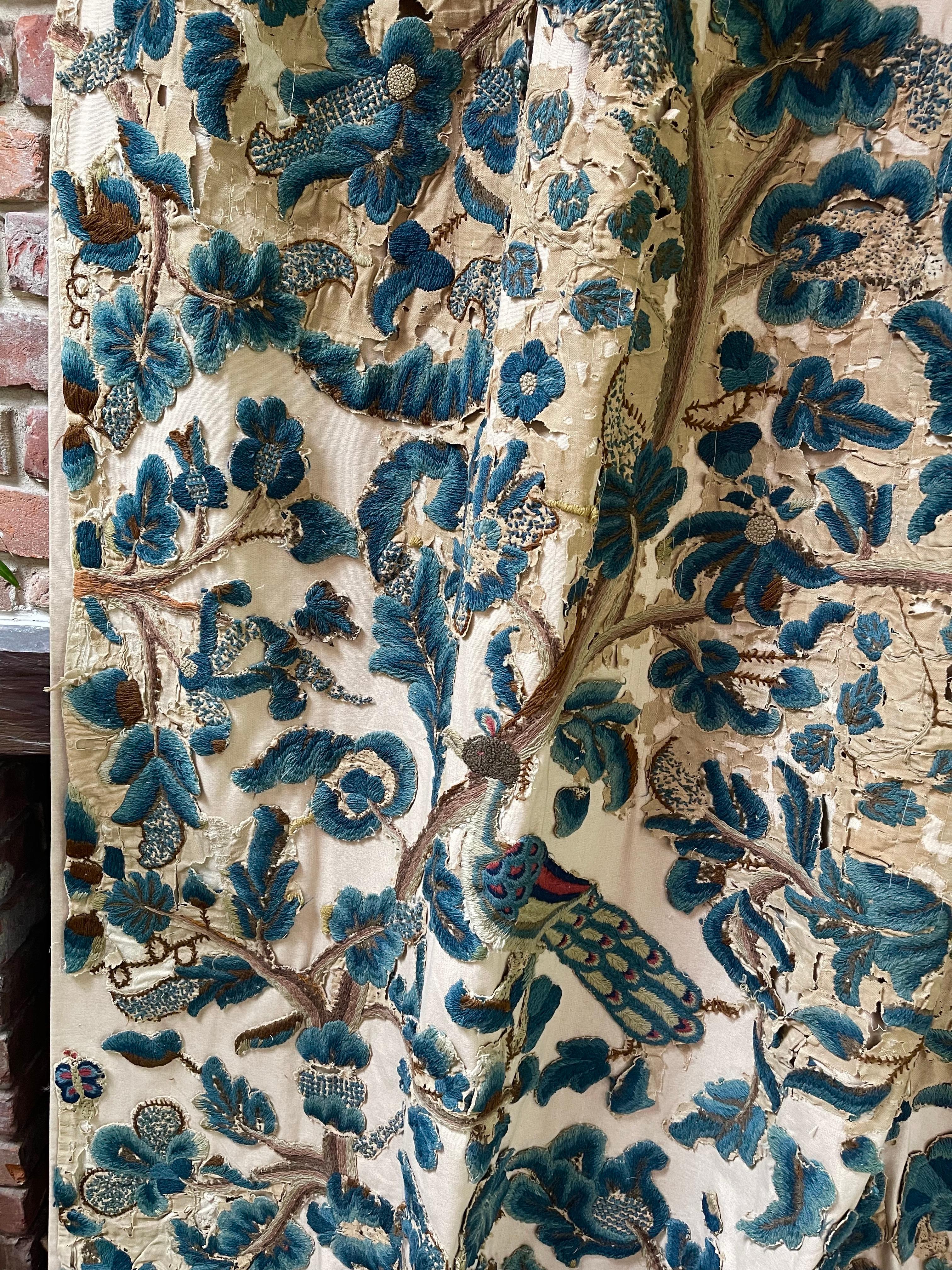 17th Century English Crewelwork Hanging im Angebot 6