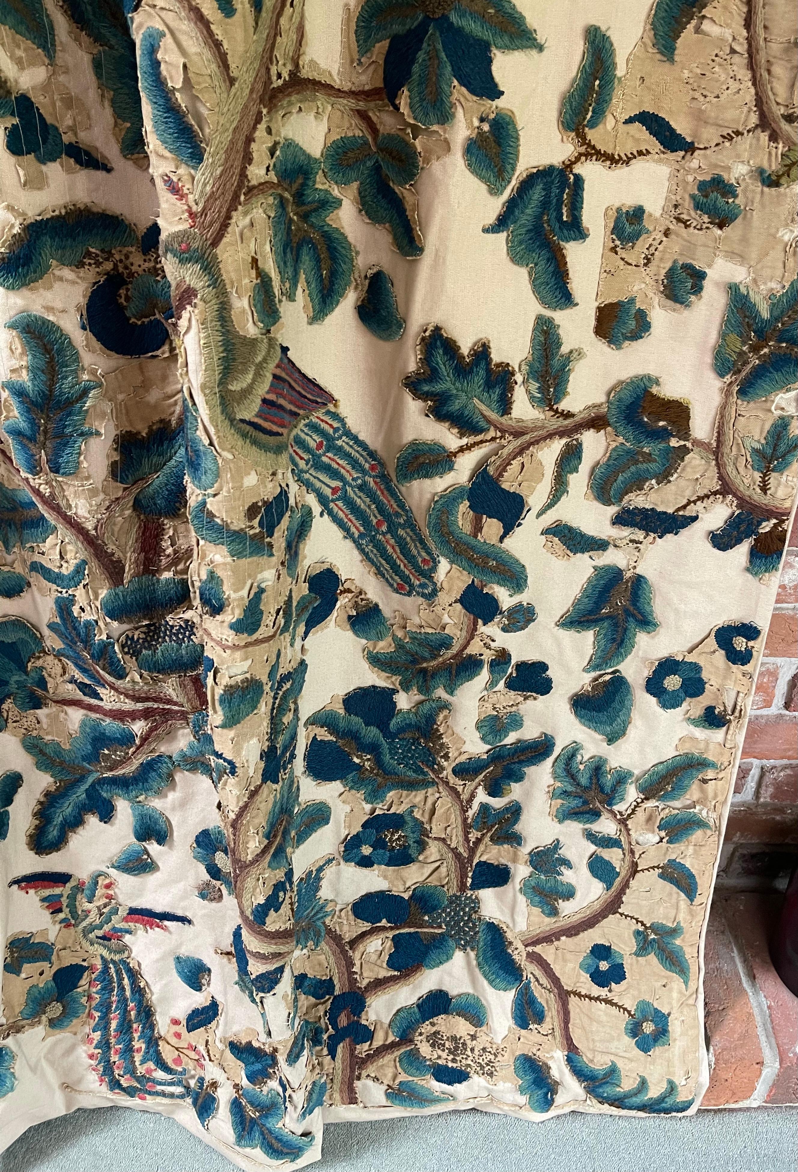17th Century English Crewelwork Hanging im Angebot 9