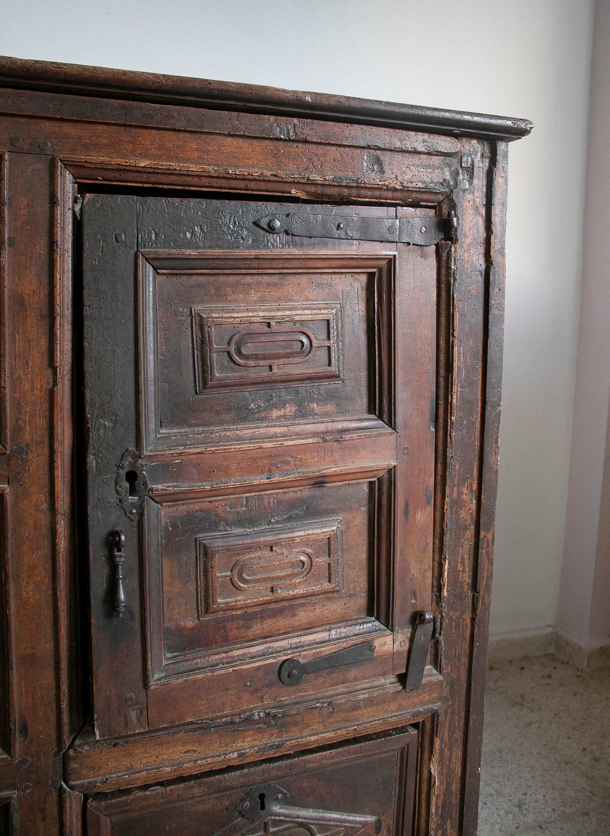 16th Century English Drawer Chest w/ Original Iron Fittings For Sale 3