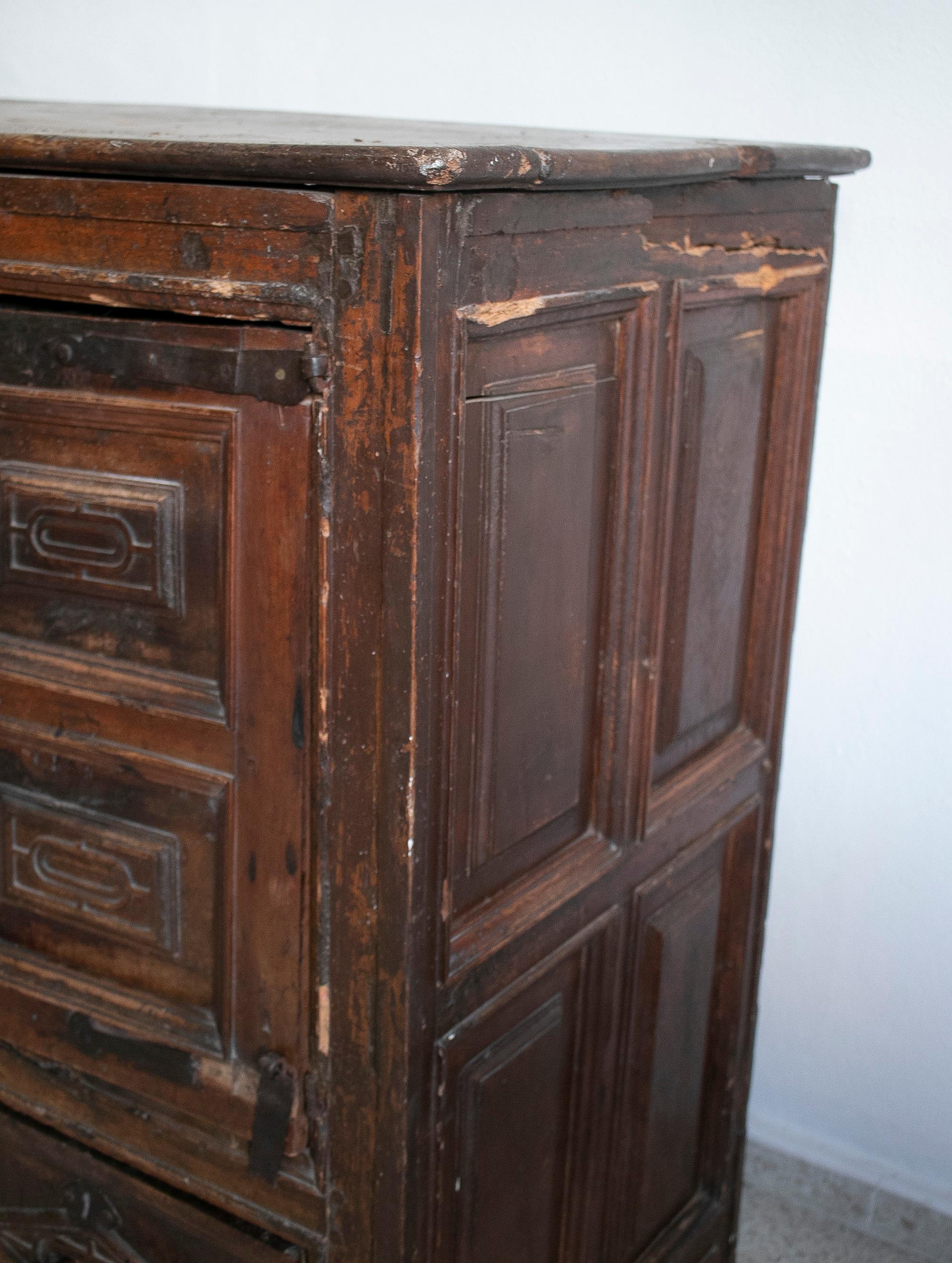 16th Century English Drawer Chest w/ Original Iron Fittings For Sale 7