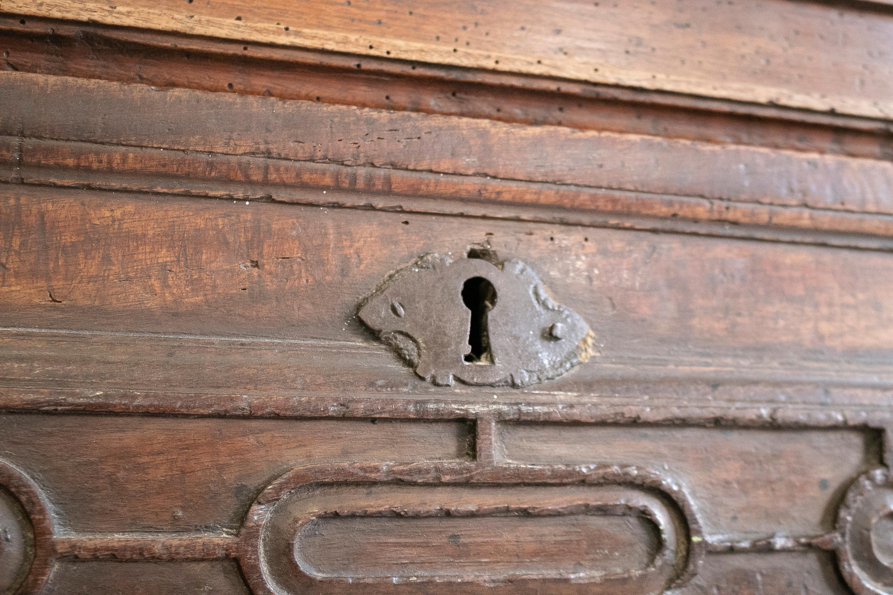 16th Century English Drawer Chest w/ Original Iron Fittings For Sale 1