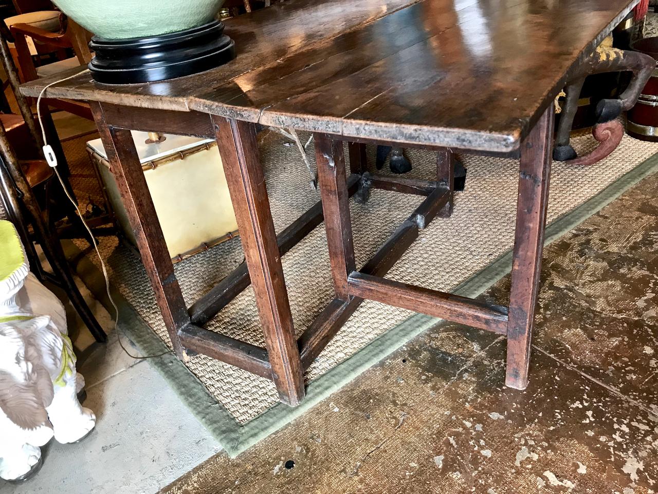 Elm 17th Century English Gateleg Table