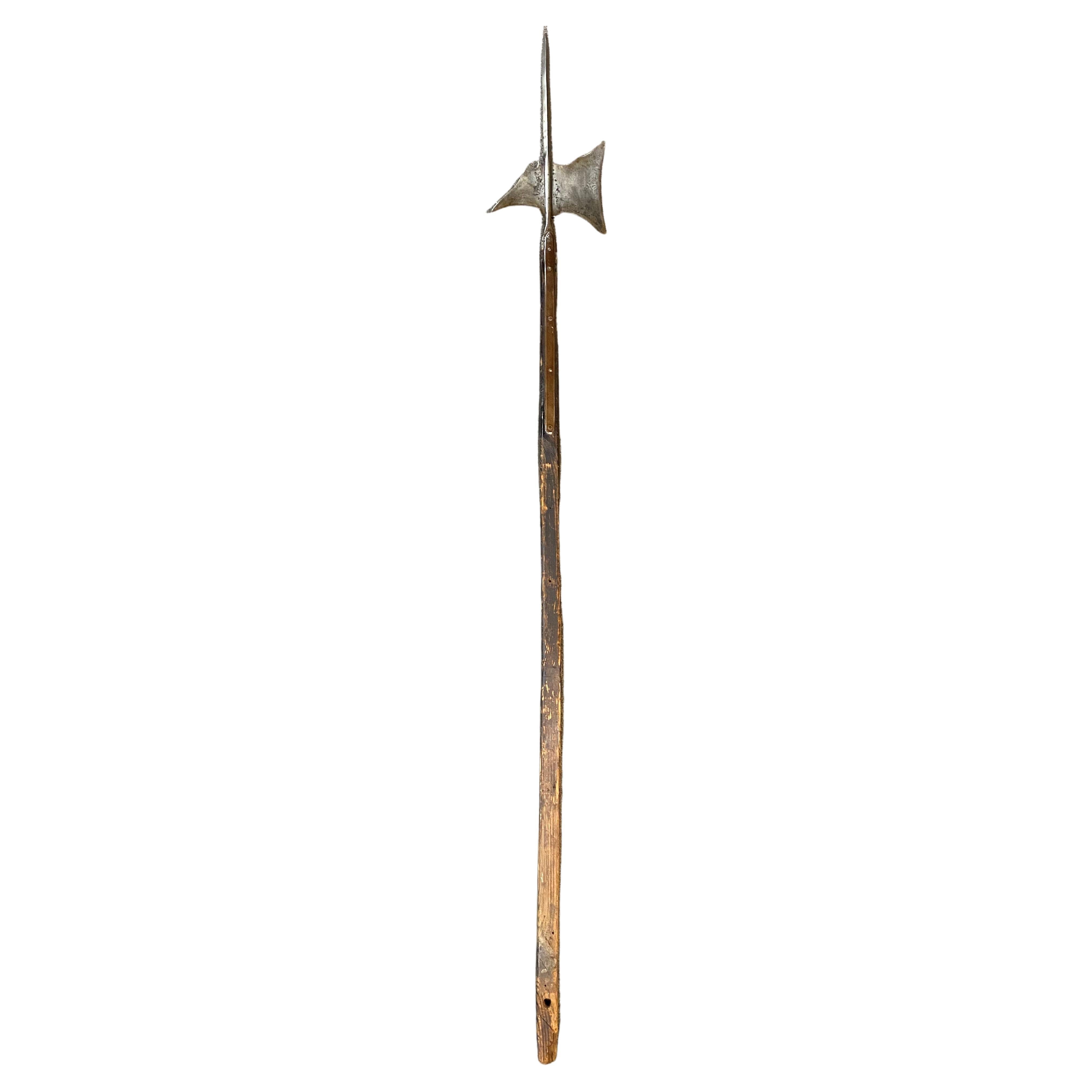 Halberd anglais du 17ème siècle avec bras de poteau et lame gravée