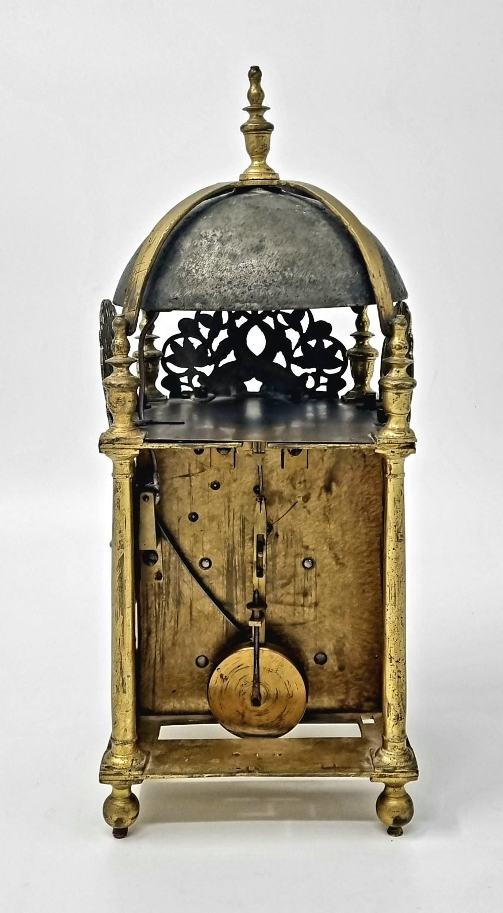 Horloge lanterne anglaise du 17e siècle par Ignatius Huggeford en vente 3