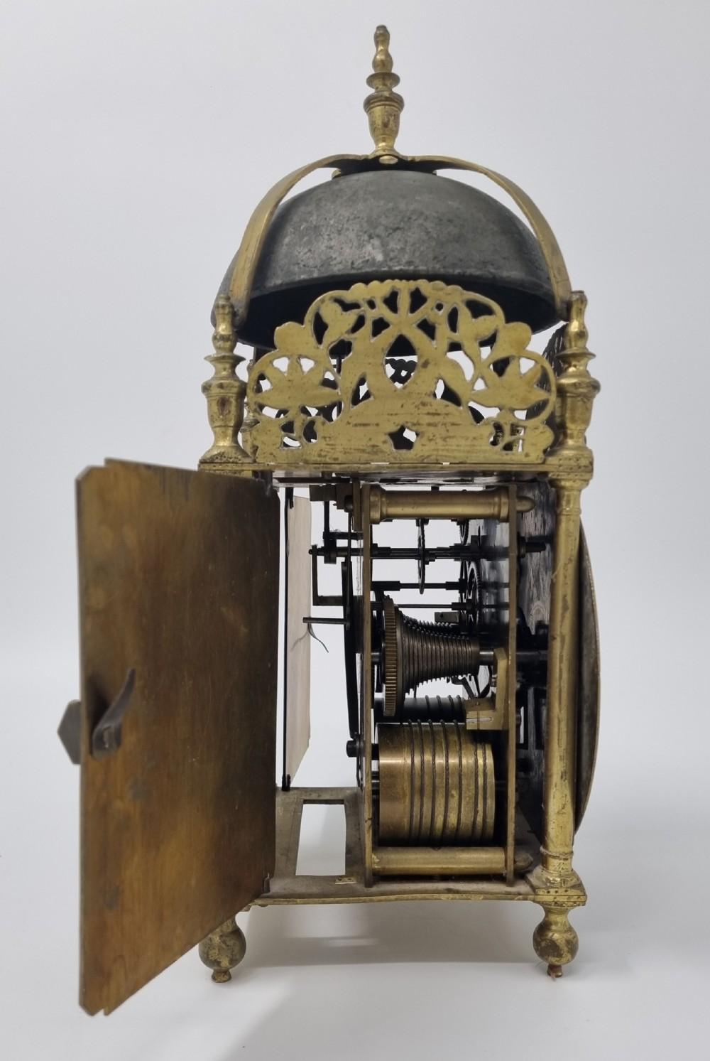 Horloge lanterne anglaise du 17e siècle par Ignatius Huggeford en vente 1
