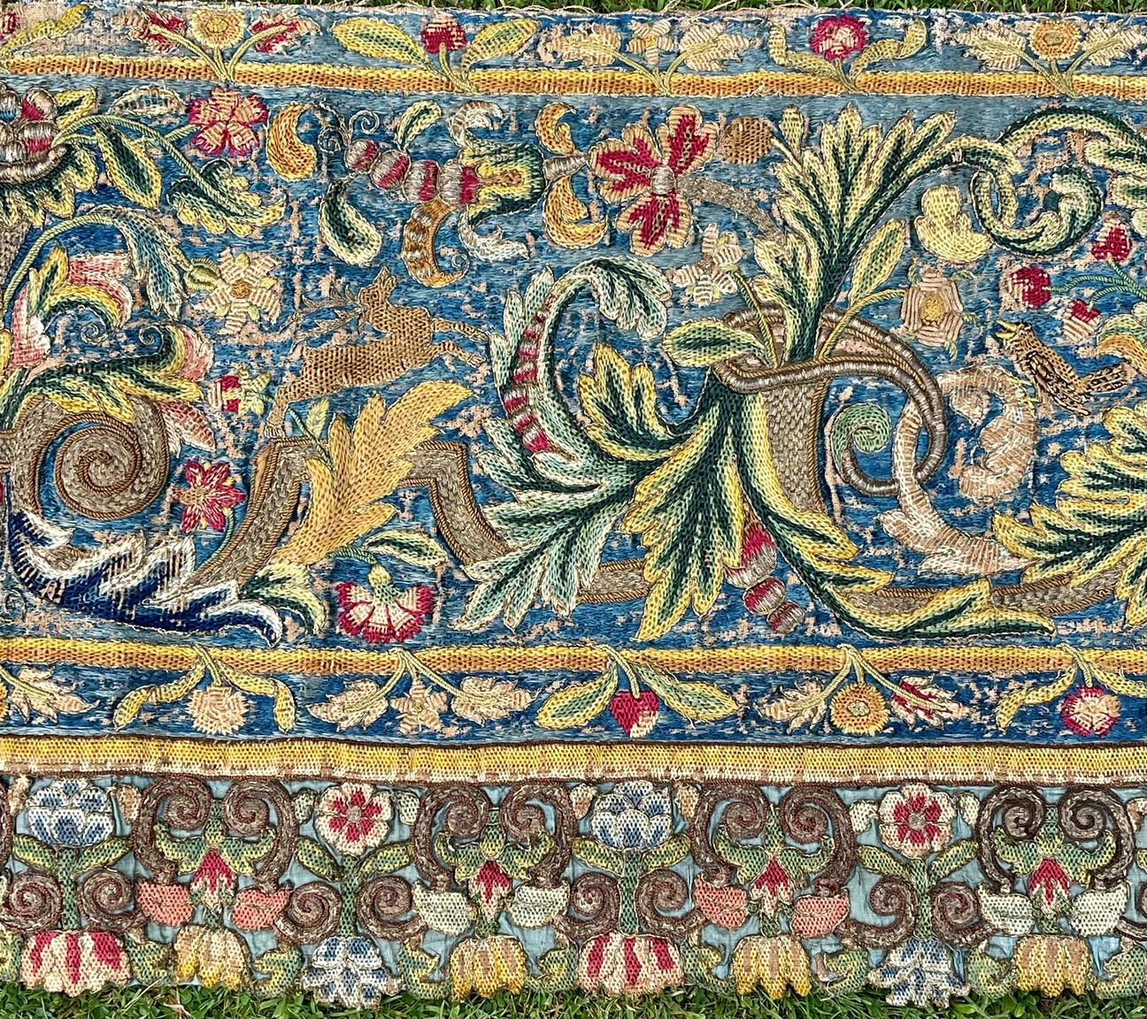 XVIIIe siècle et antérieur Panneau de broderie anglaise du 17e siècle en vente