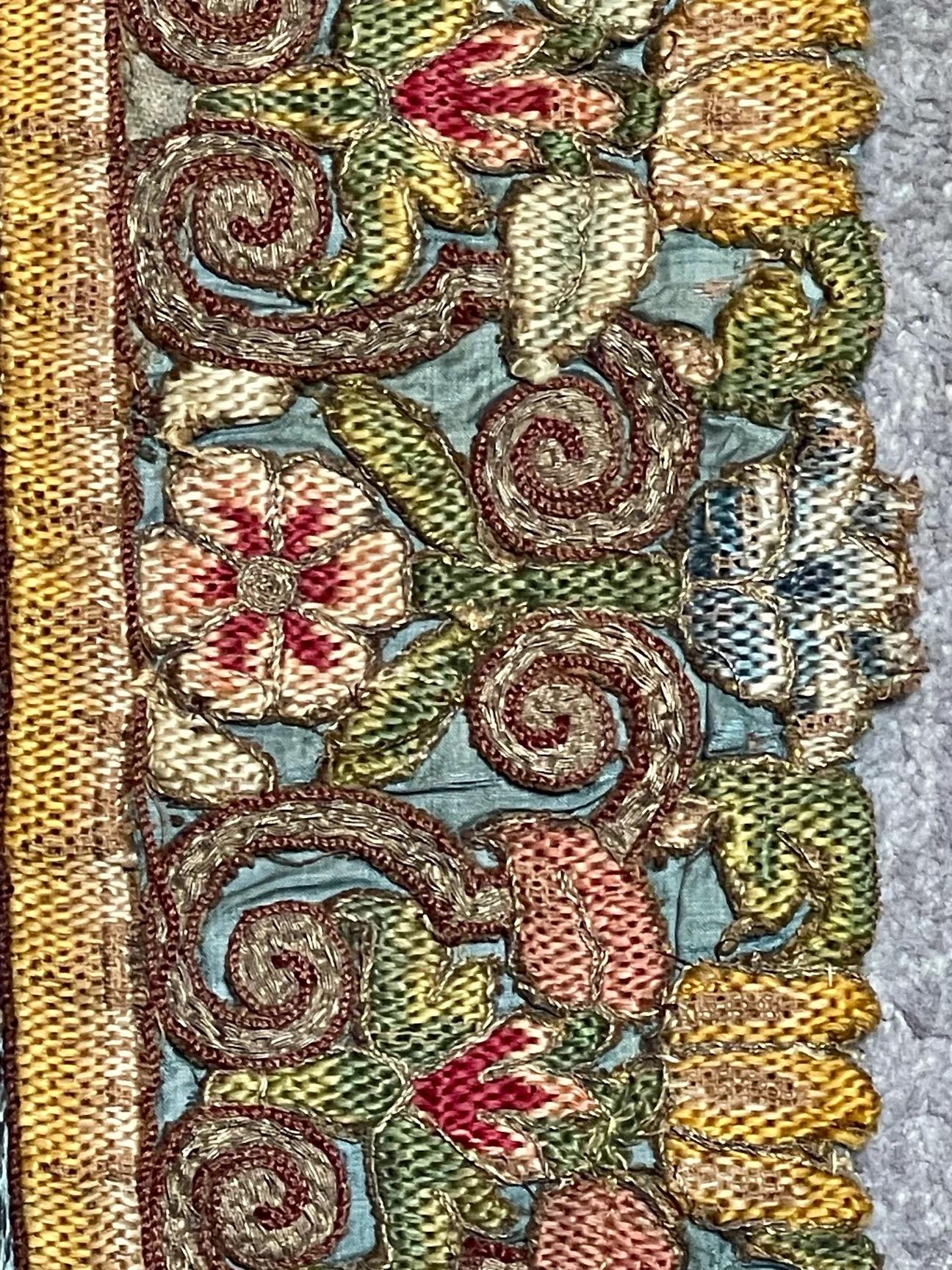 Panneau de broderie anglaise du 17e siècle en vente 1