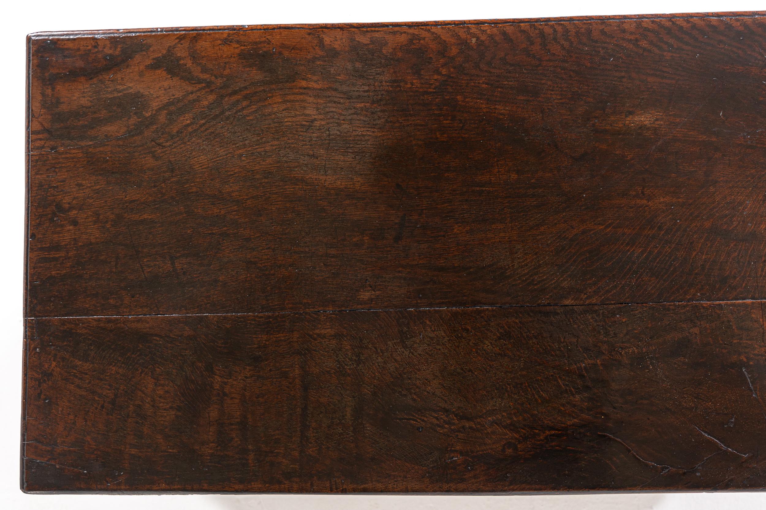 17th Century English Oak Chest of Drawers For Sale 4