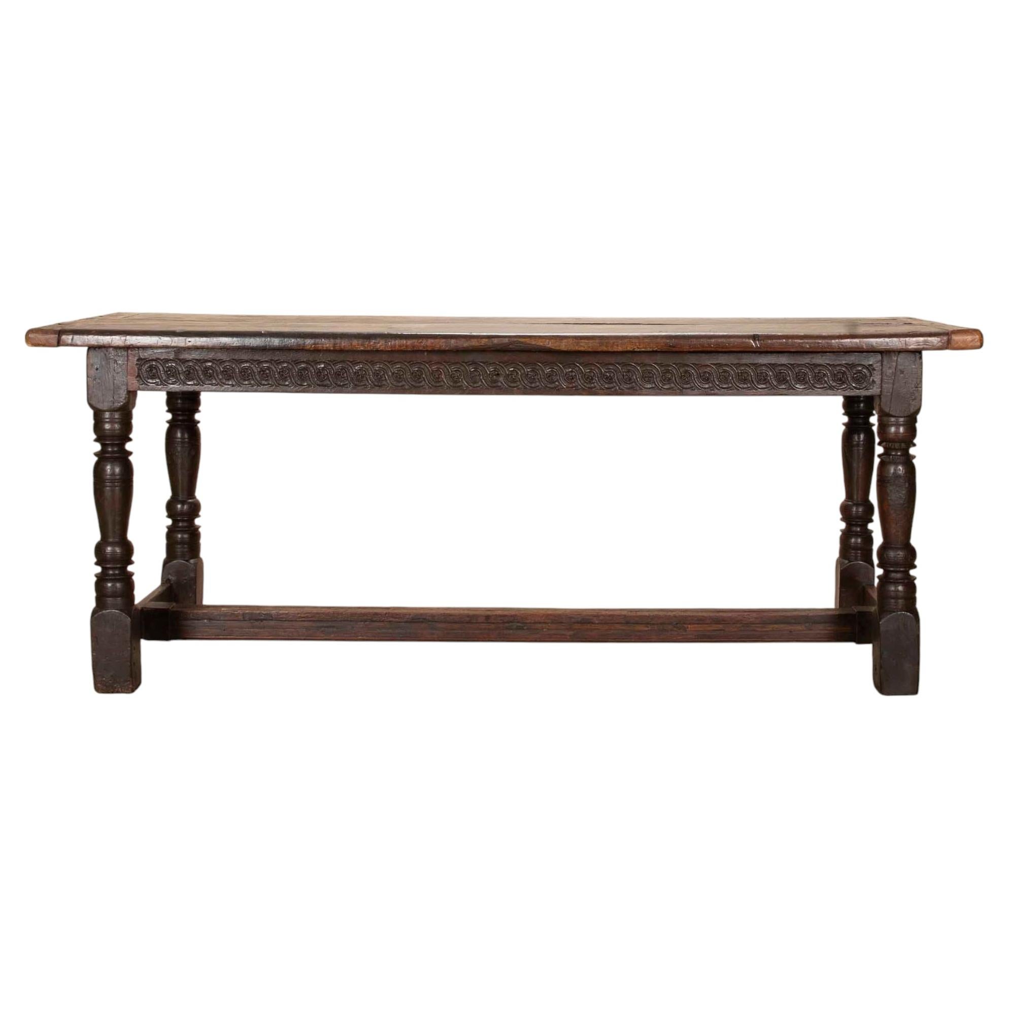 Table de salle à manger en chêne anglais du XVIIe siècle