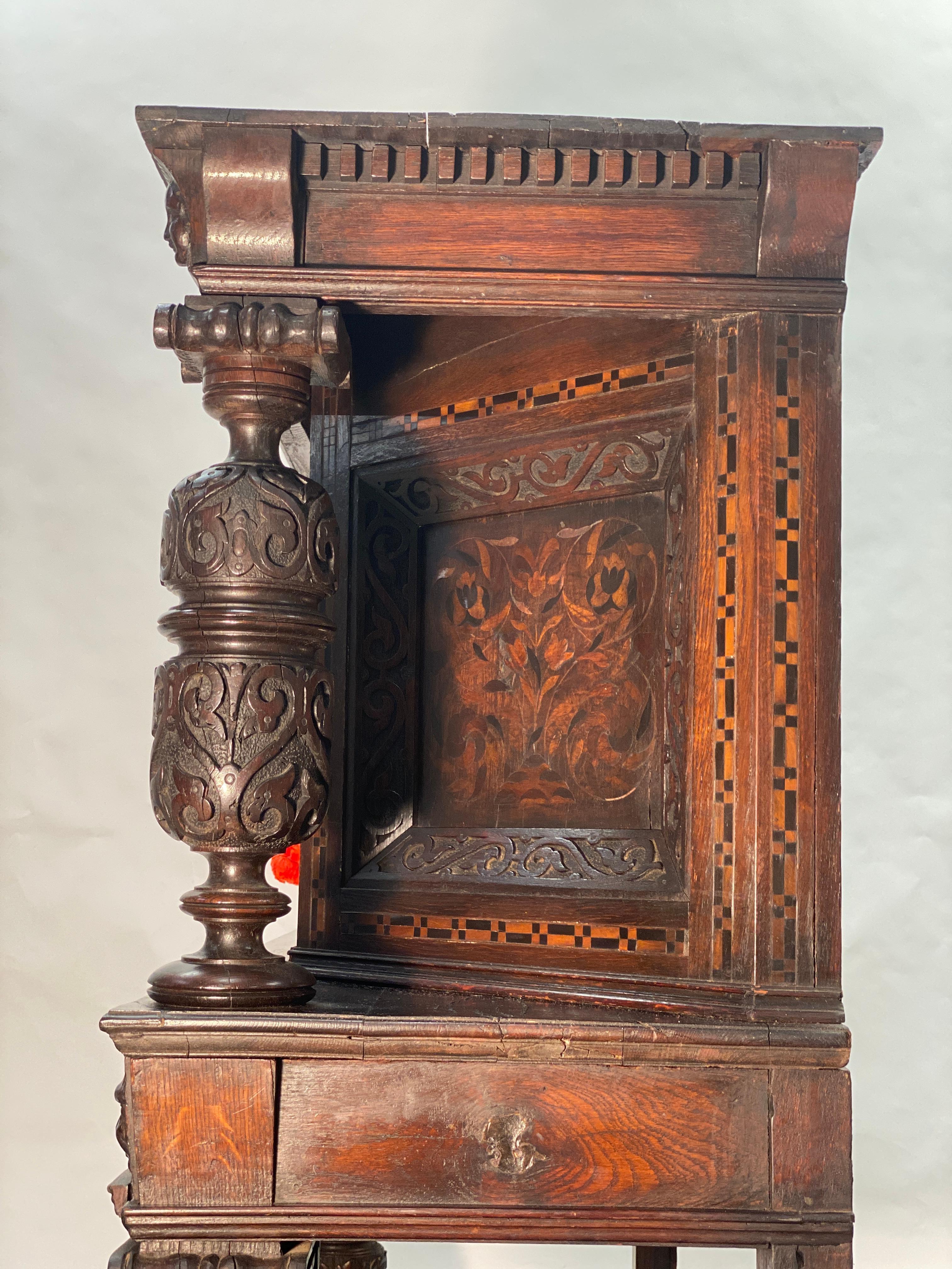 17th Century English Oak Elizabethan Livery Cupboard In Good Condition In Nashville, TN