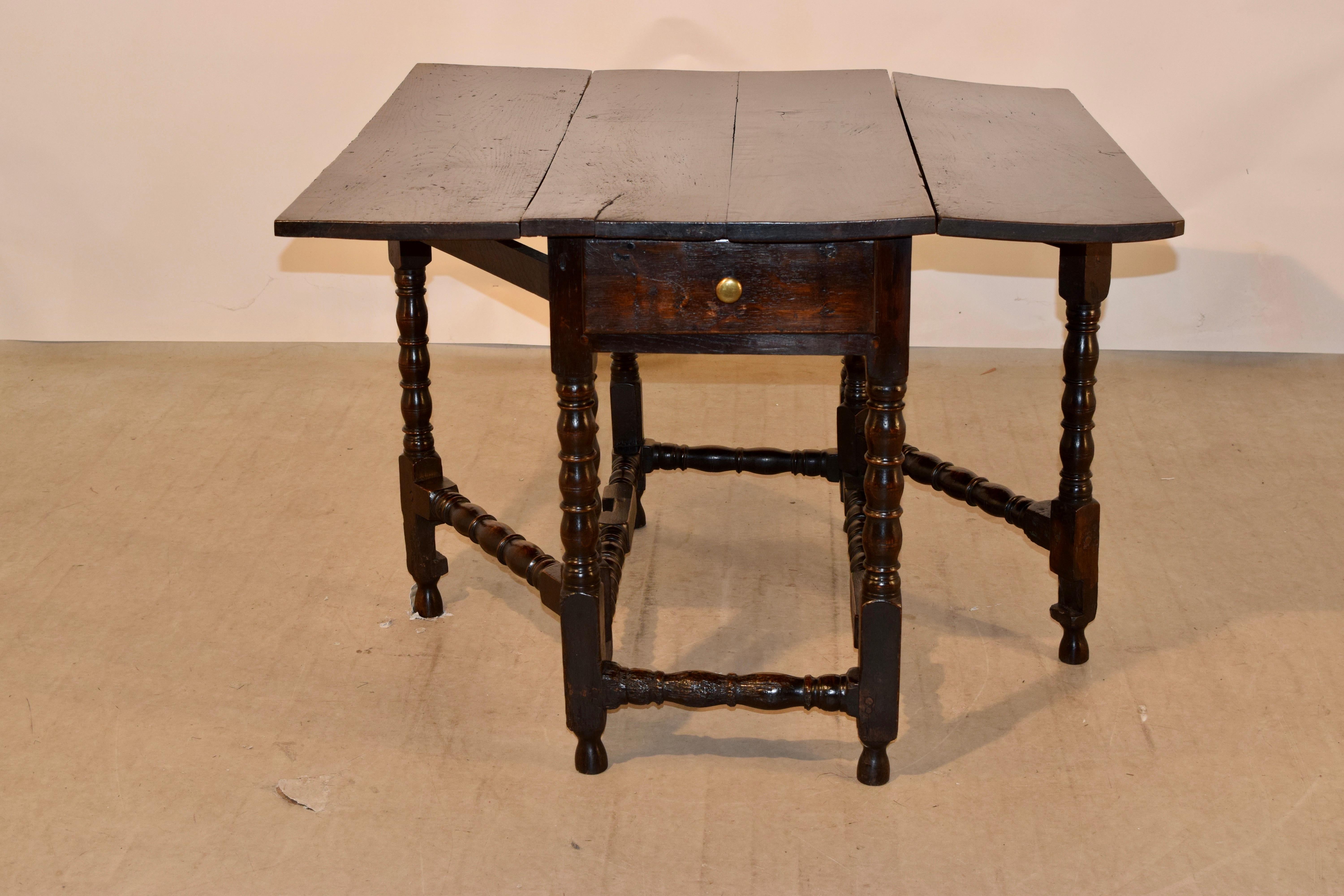 17th Century English Oak Gateleg Table In Good Condition For Sale In High Point, NC