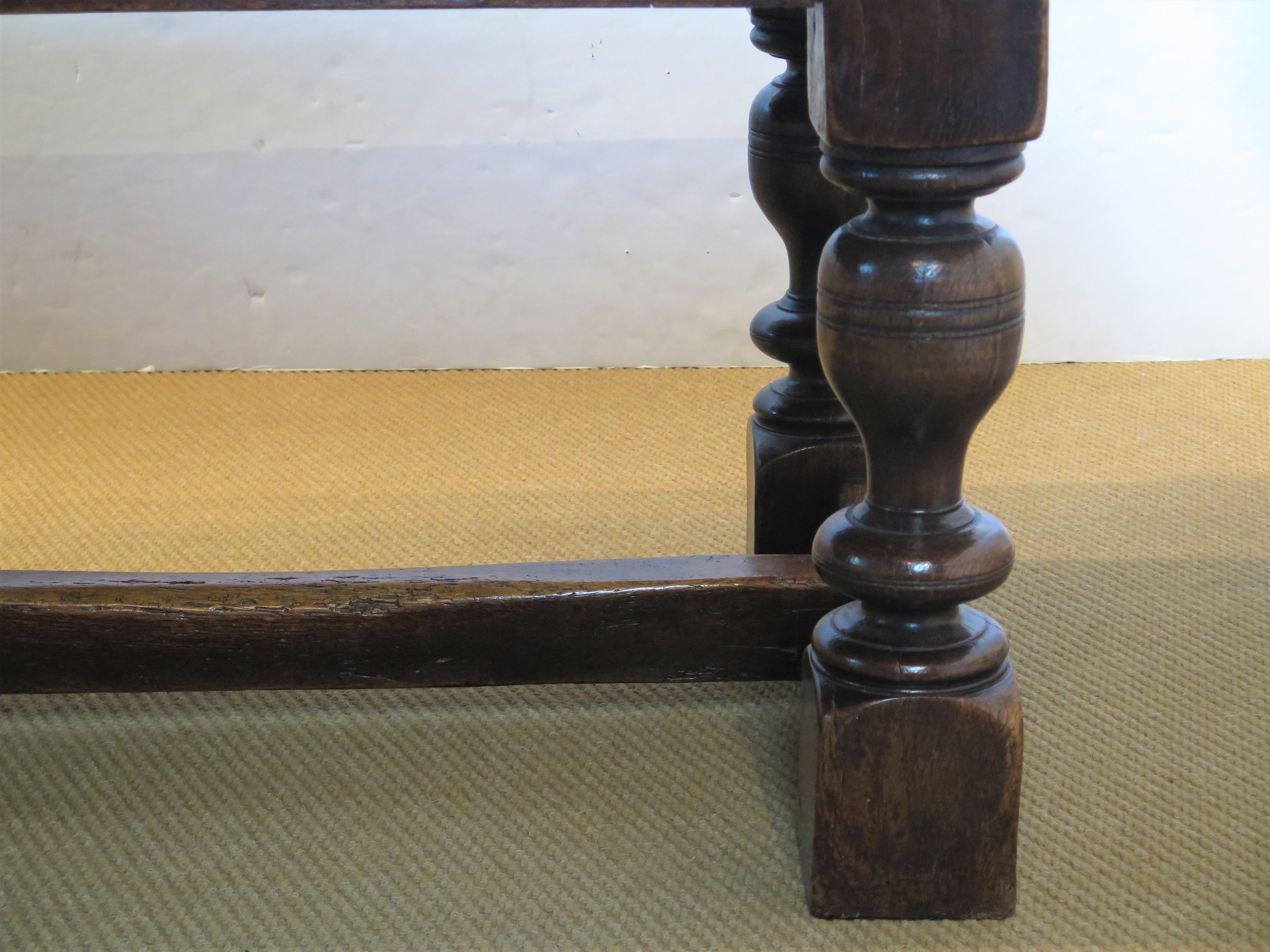 Réfectoire en chêne anglais du 17ème siècle / Table longue en vente 1
