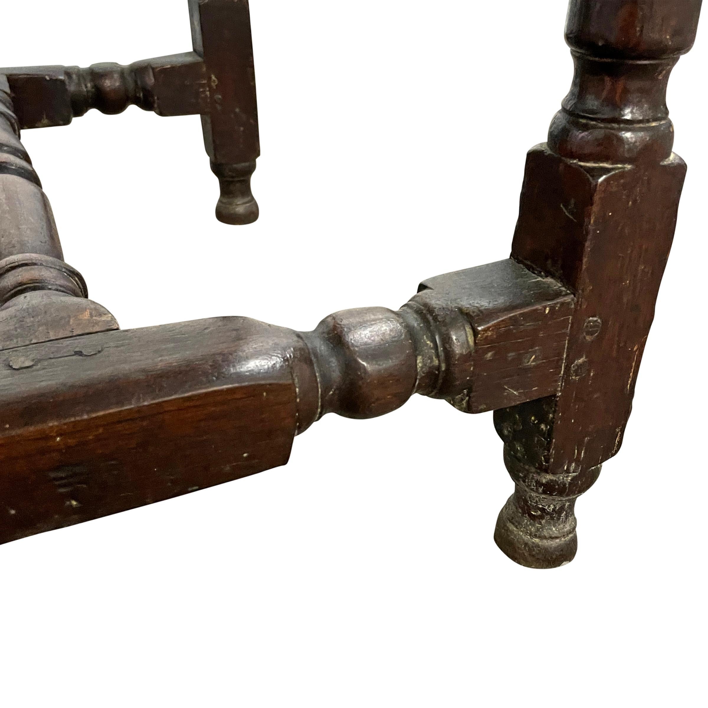 Table anglaise en chêne du XVIIe siècle en vente 2