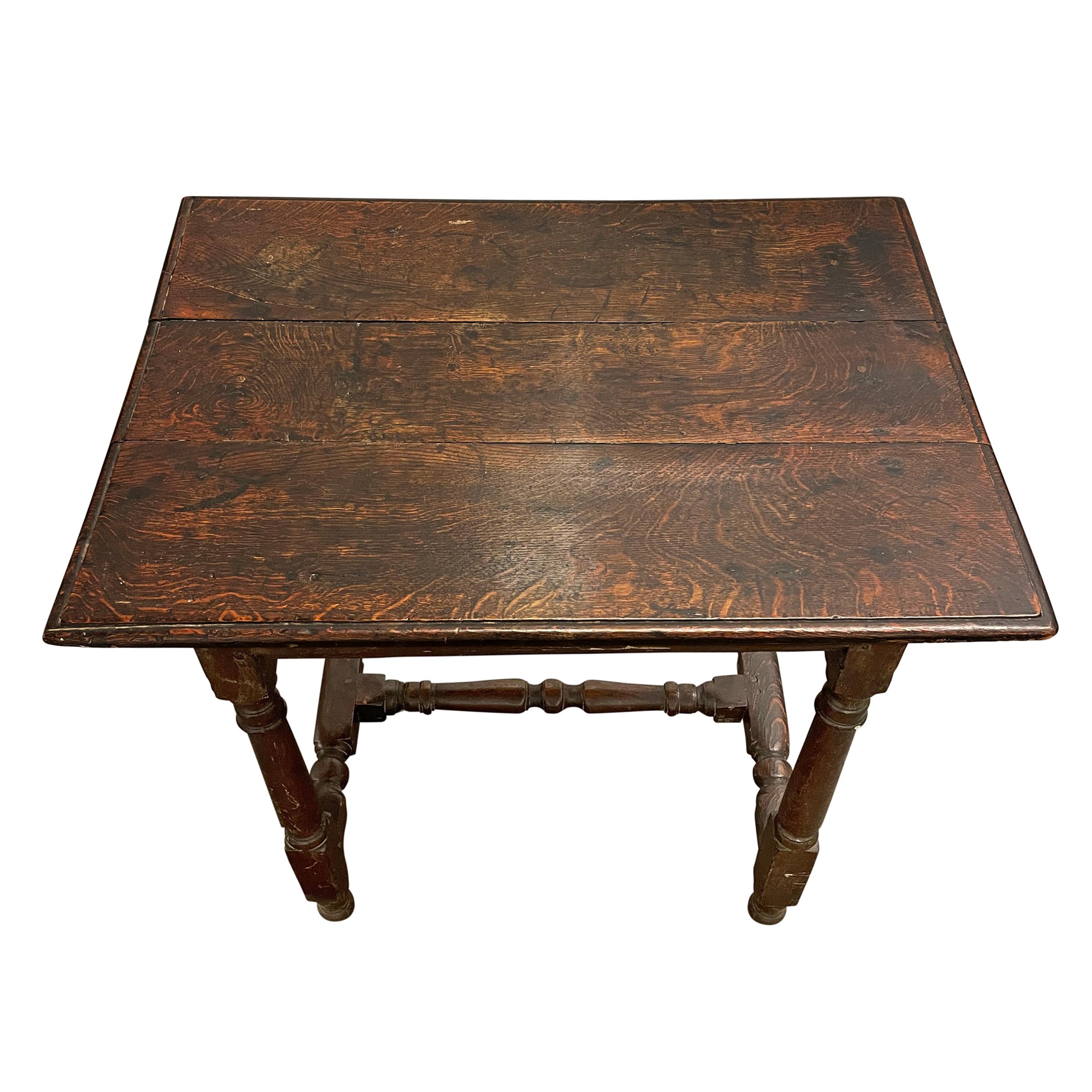 William and Mary Table anglaise en chêne du XVIIe siècle en vente