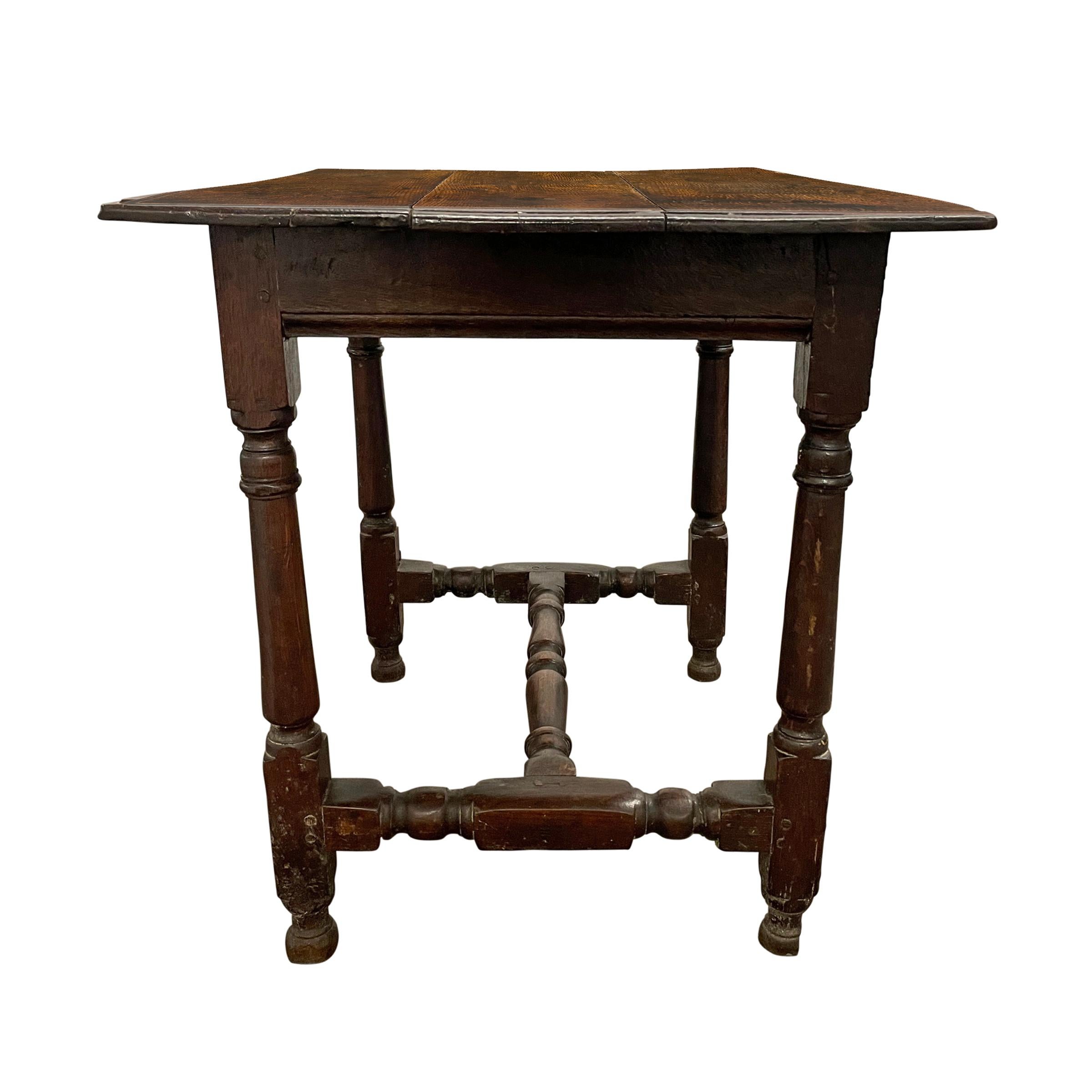 Anglais Table anglaise en chêne du XVIIe siècle en vente