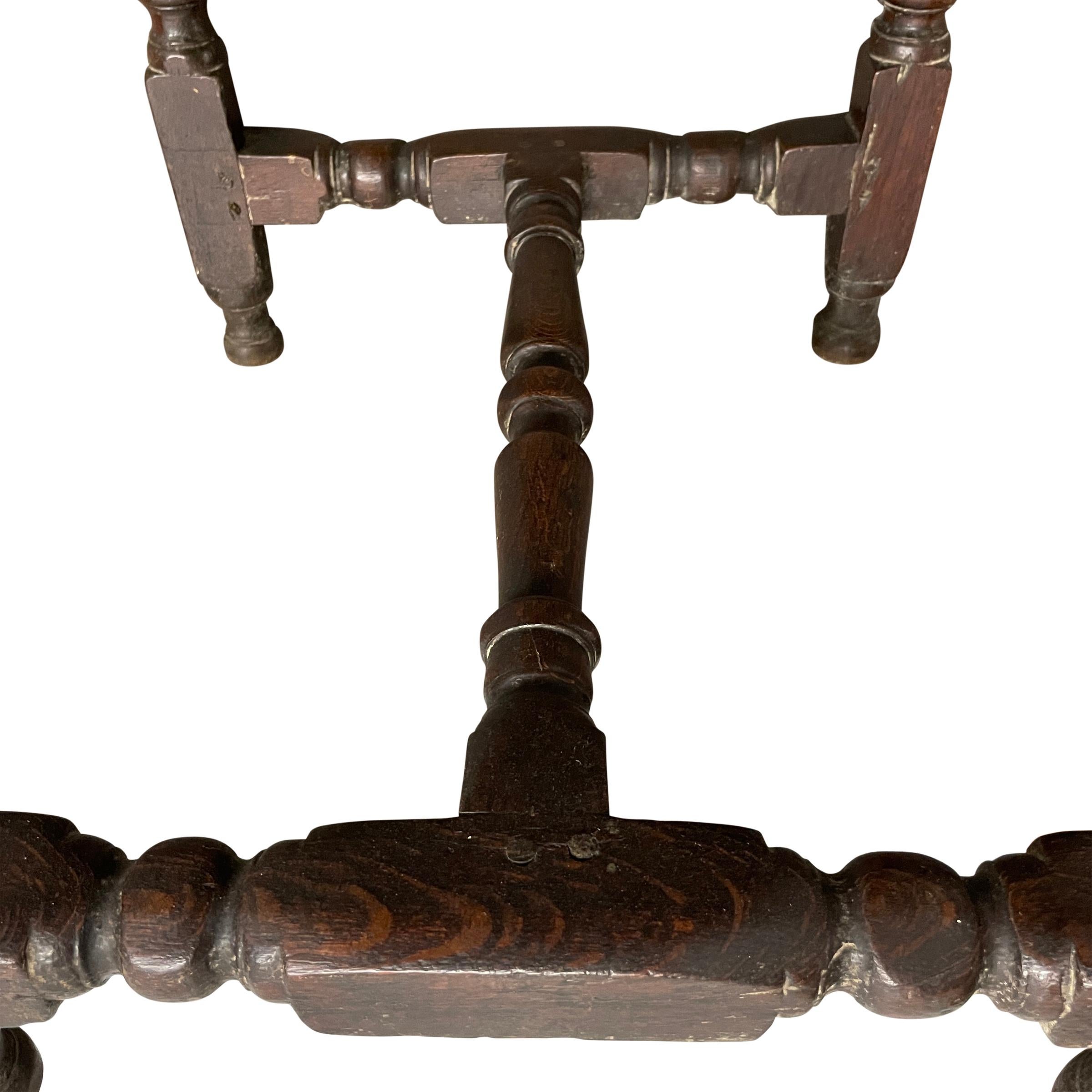 Englischer Eichenholztisch aus dem 17. Jahrhundert im Angebot 5