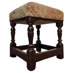 Tabouret rembourré en chêne anglais du 17ème siècle, vers 1680