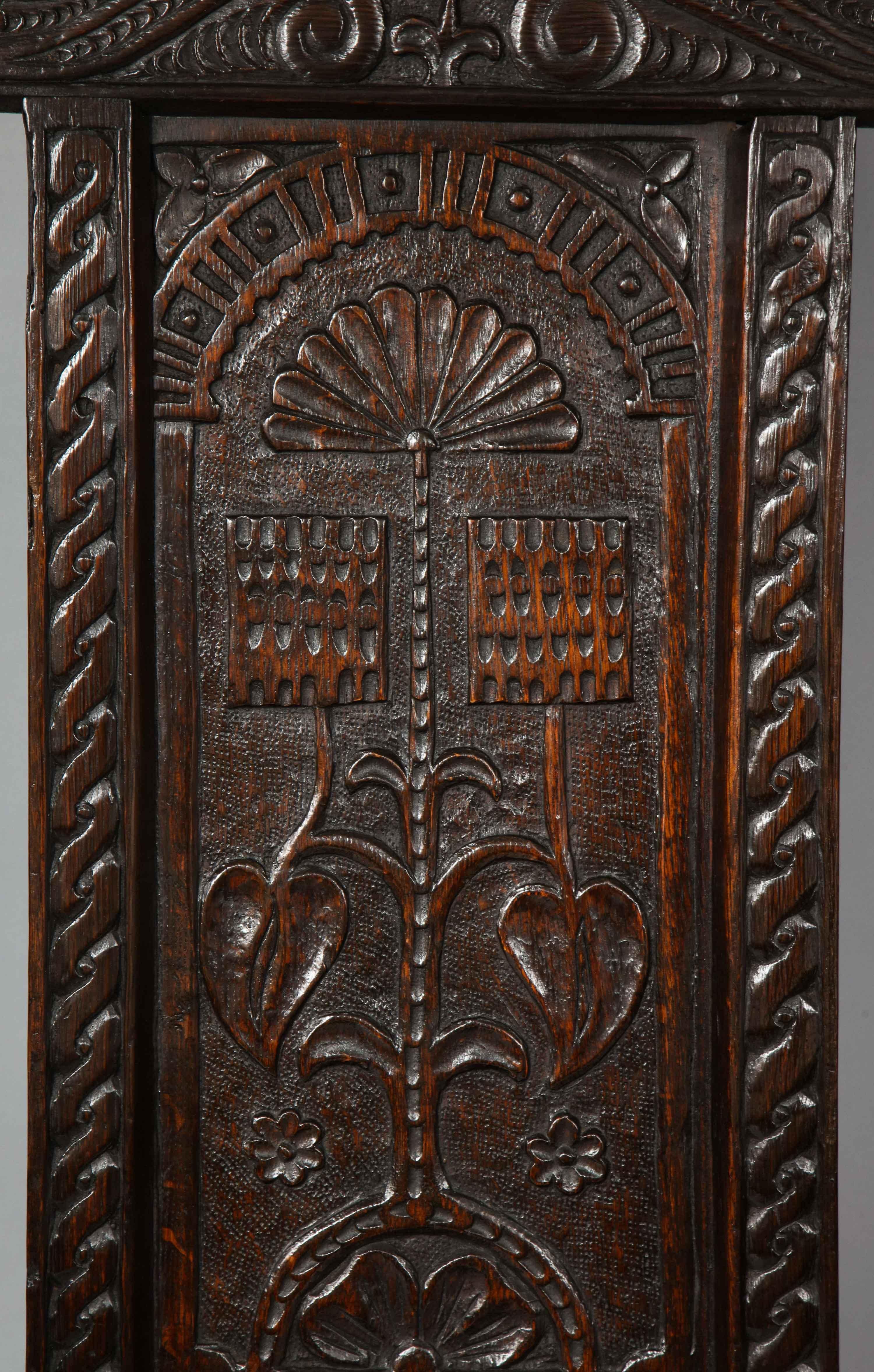 17th Century English or Welsh Wainscot Chair In Good Condition In Greenwich, CT