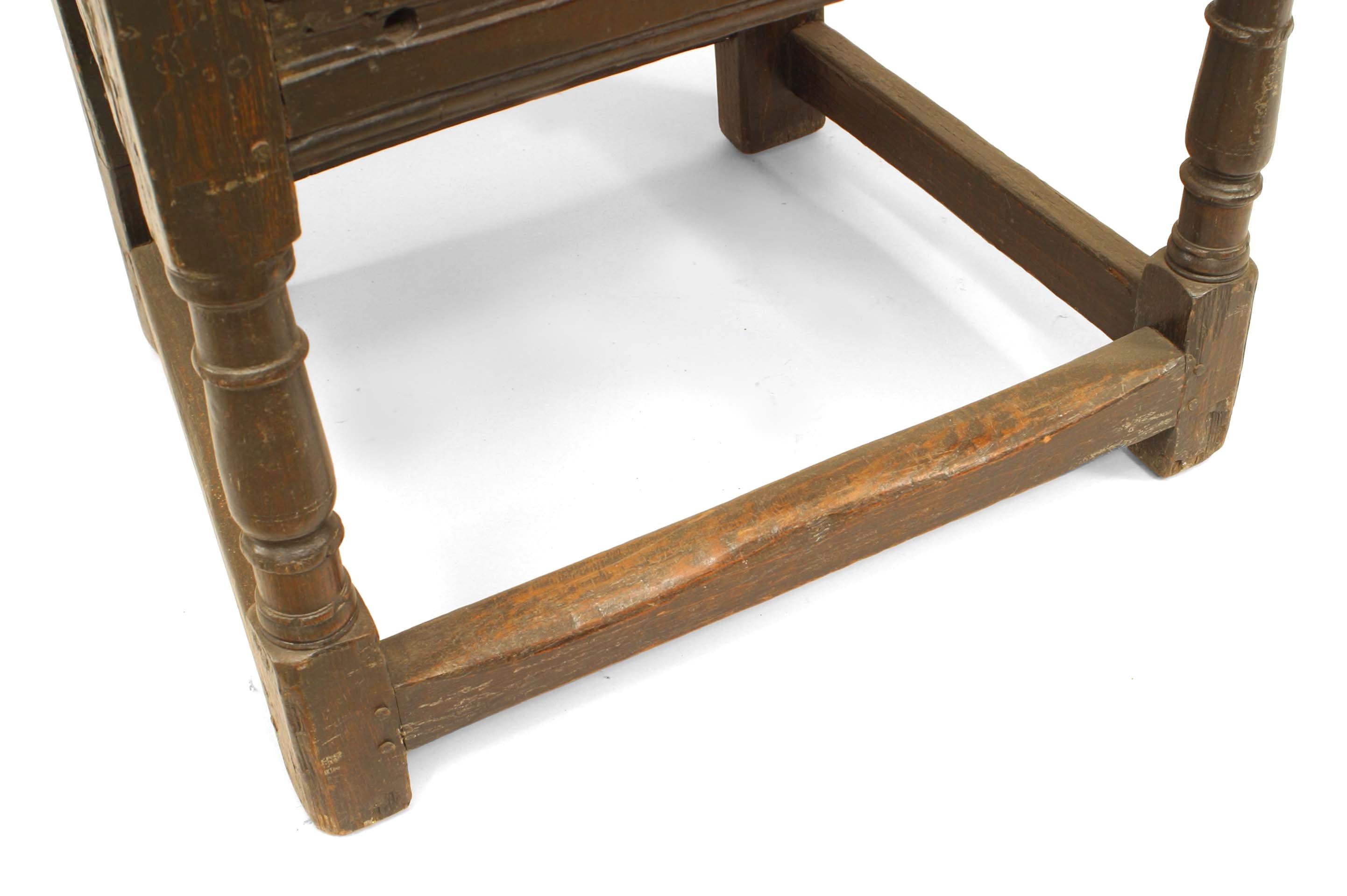 Wainscot-Sessel aus der englischen Renaissance (Geschnitzt) im Angebot